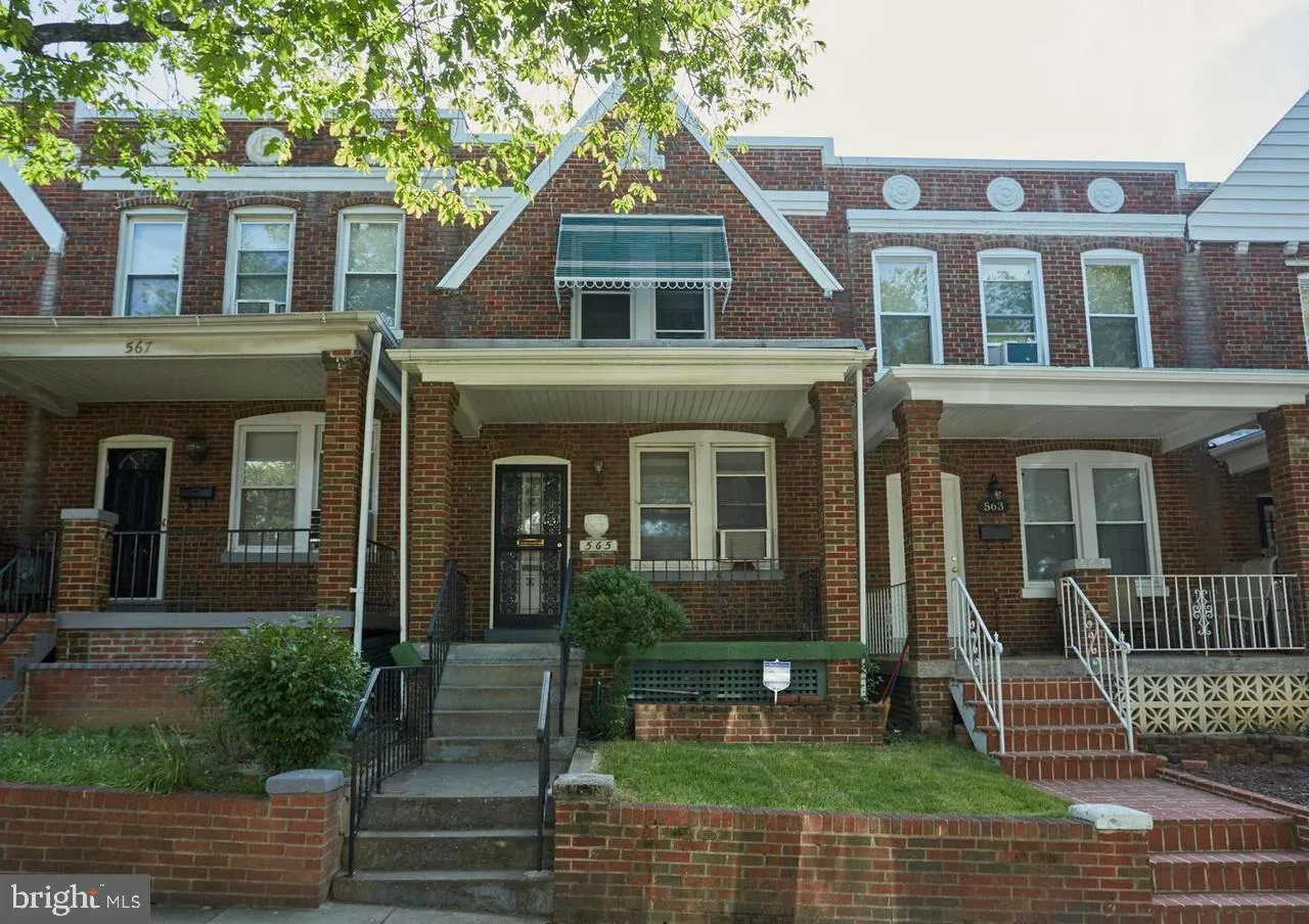 565 23RD PLACE, Washington, DC 20002