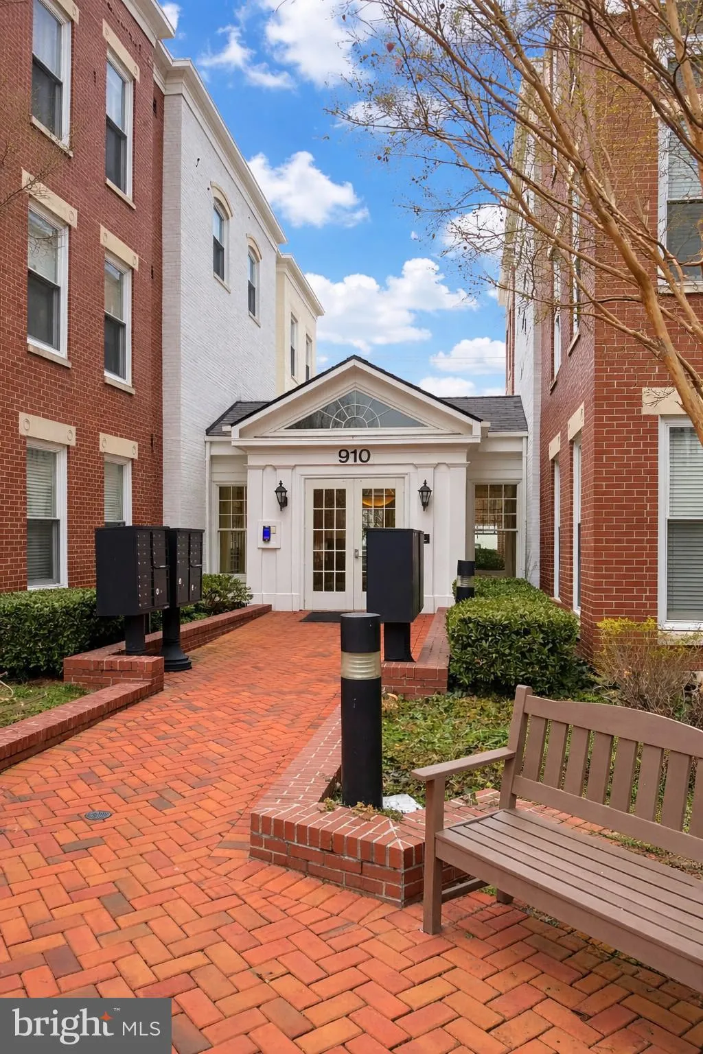 910 POWHATAN STREET, Alexandria, VA 22314