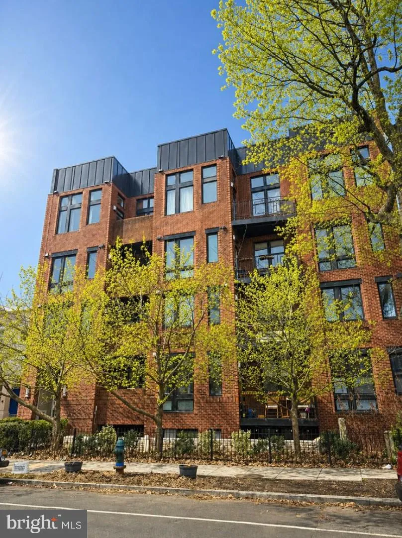 245 15TH STREET, Washington, DC 20003