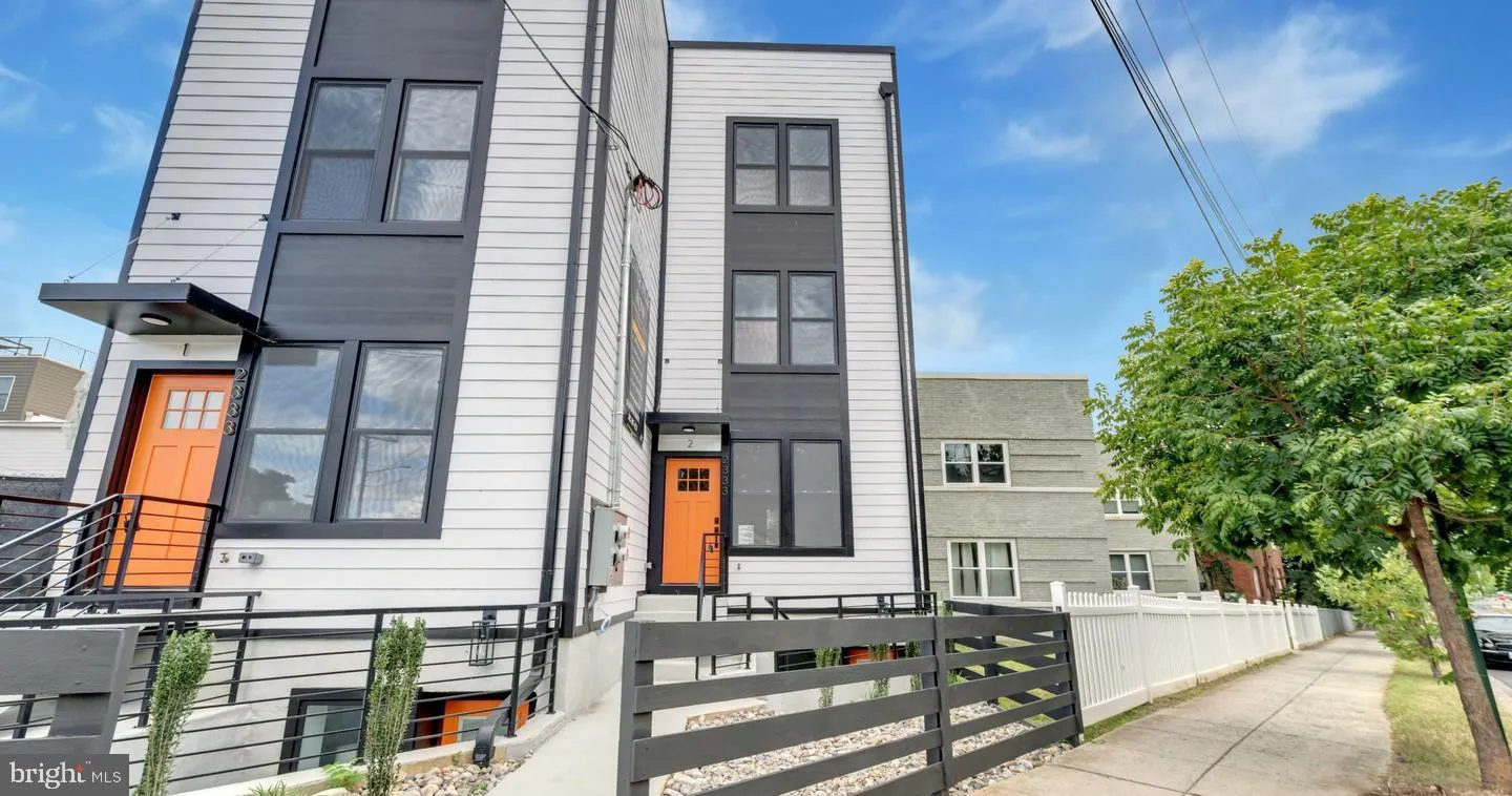 2333 FAIRLAWN AVENUE, Washington, DC 20020