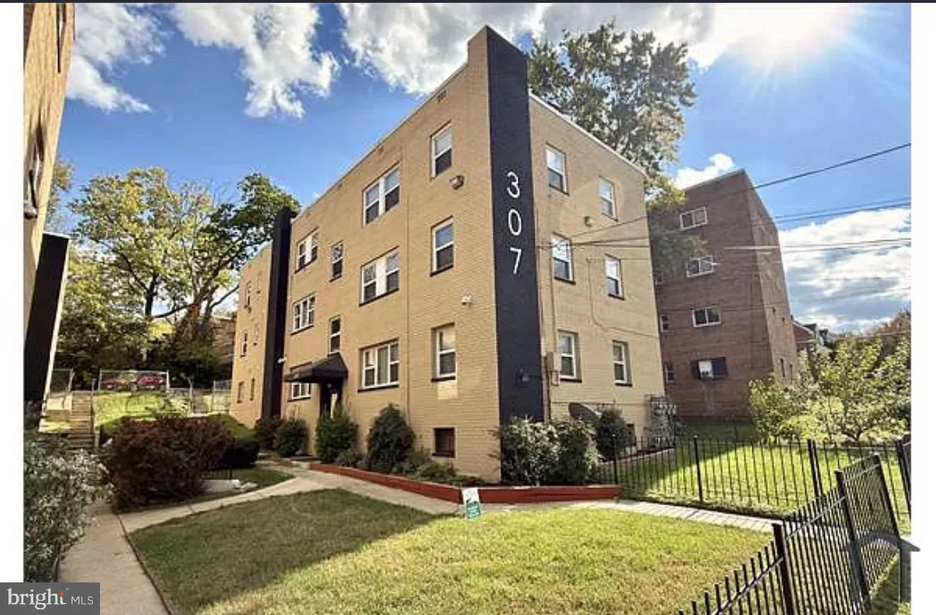 307 DIVISION AVENUE, Washington, DC 20019