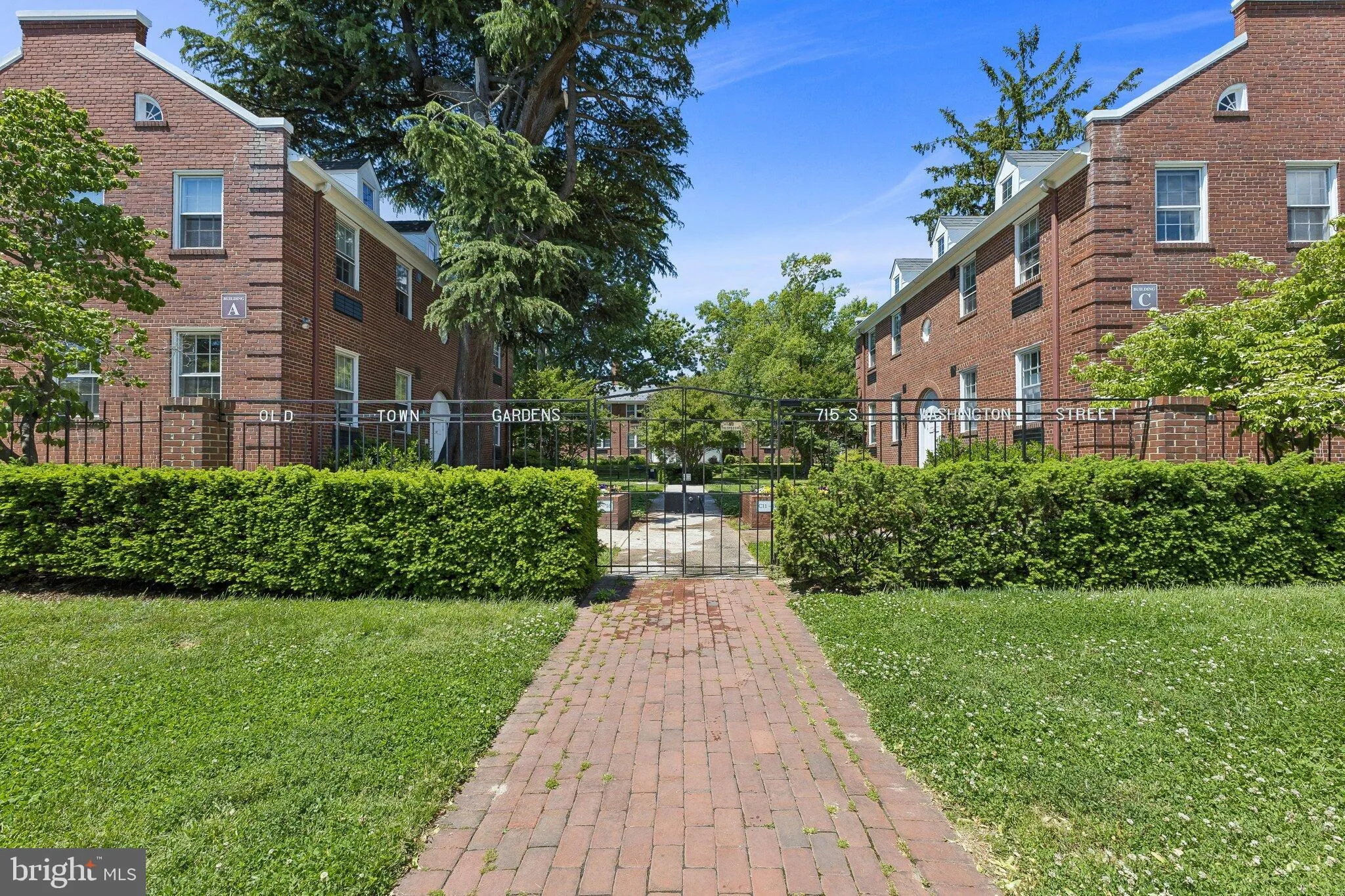 715 WASHINGTON STREET, Alexandria, VA 22314