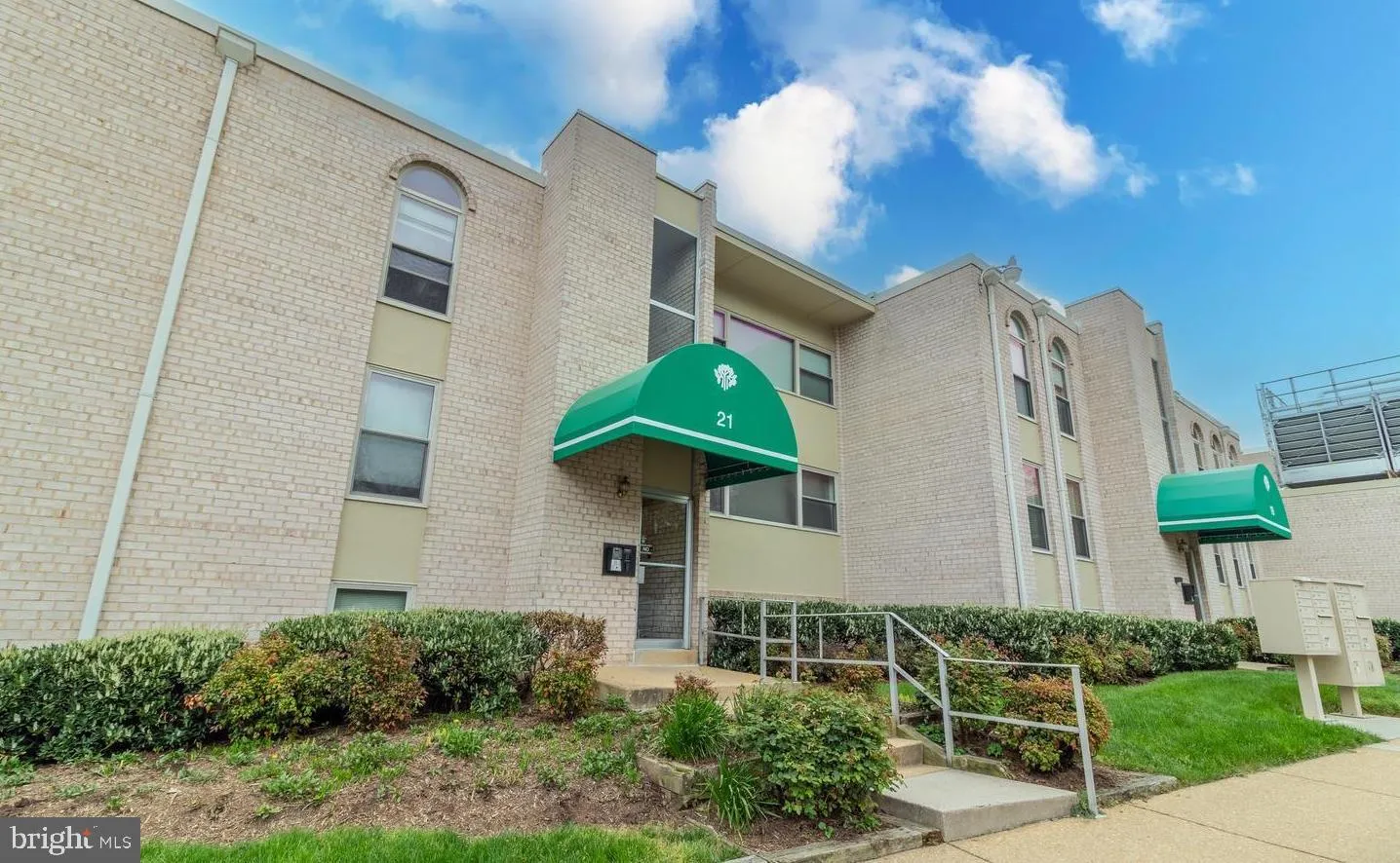 21 CANTERBURY SQUARE, Alexandria, VA 22304