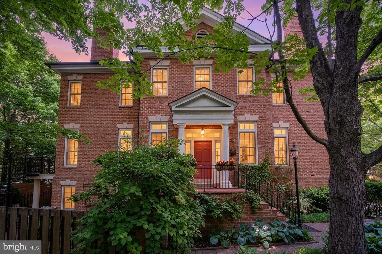 2026 MAYFAIR MCLEAN COURT, Falls Church, VA 22043