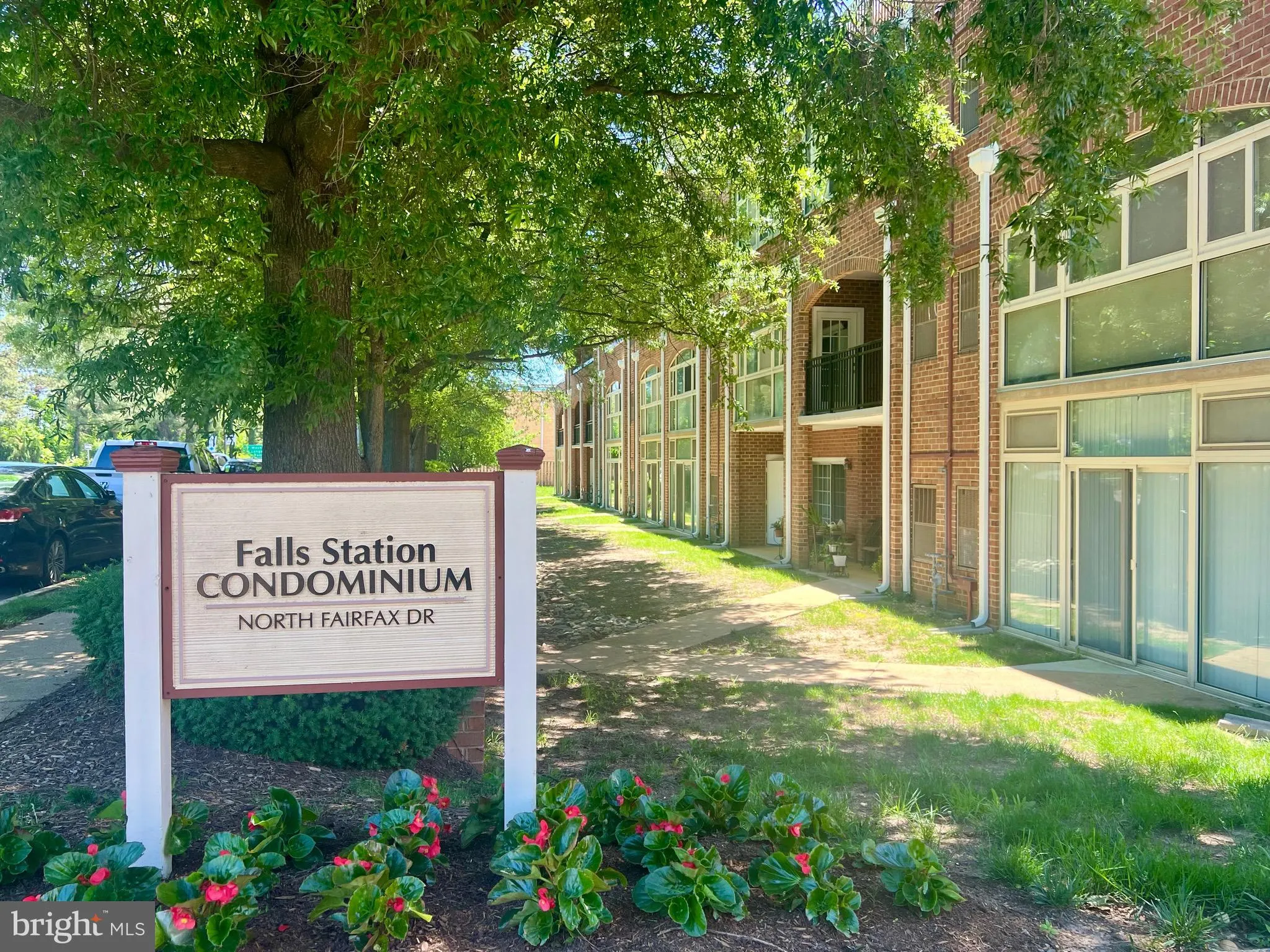 6924 FAIRFAX DRIVE, Arlington, VA 22213