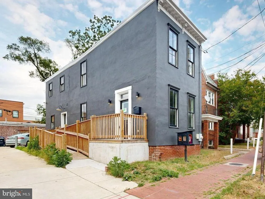 1214 U STREET, Washington, DC 20020