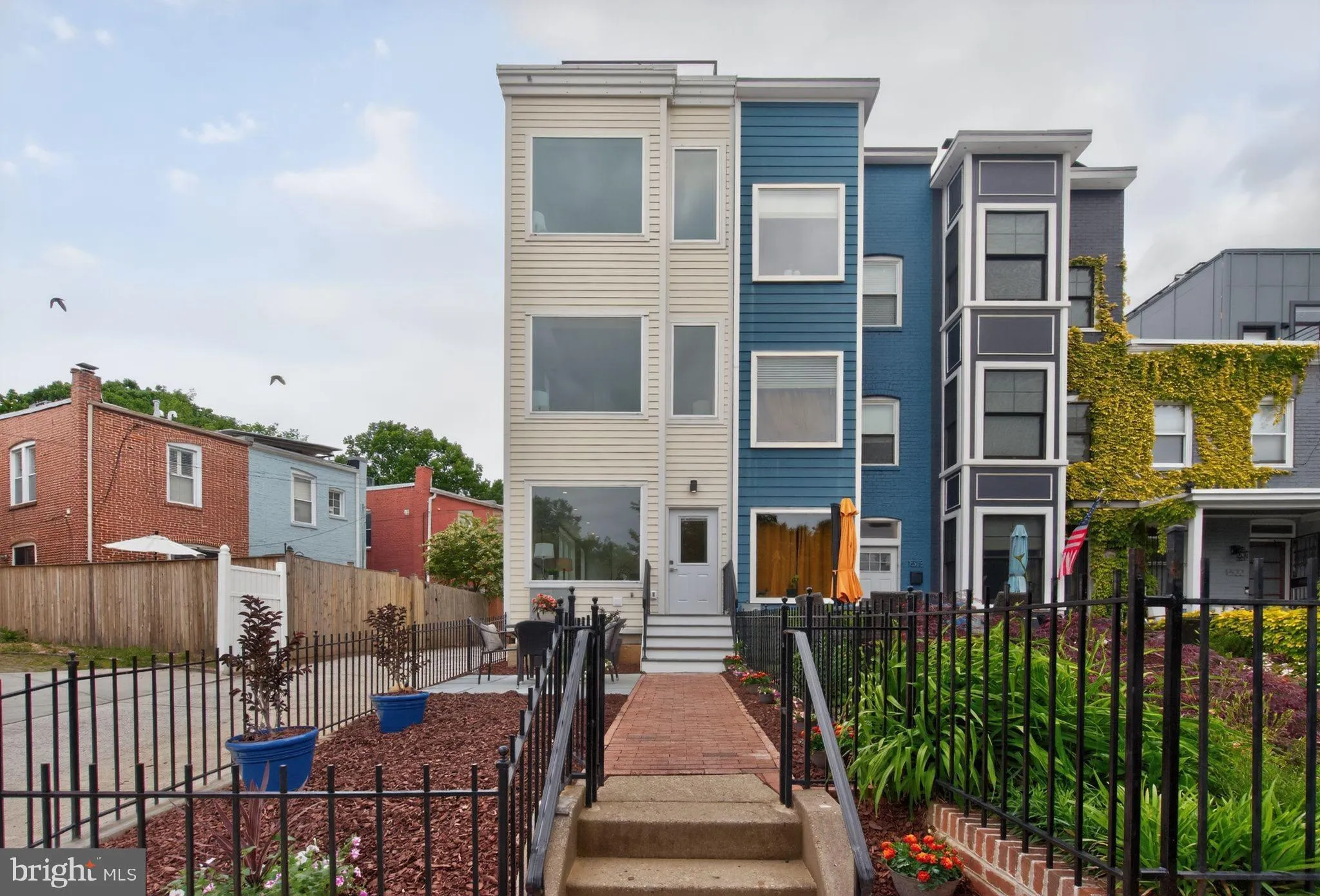 1516 NORTH CAROLINA AVENUE, Washington, DC 20002