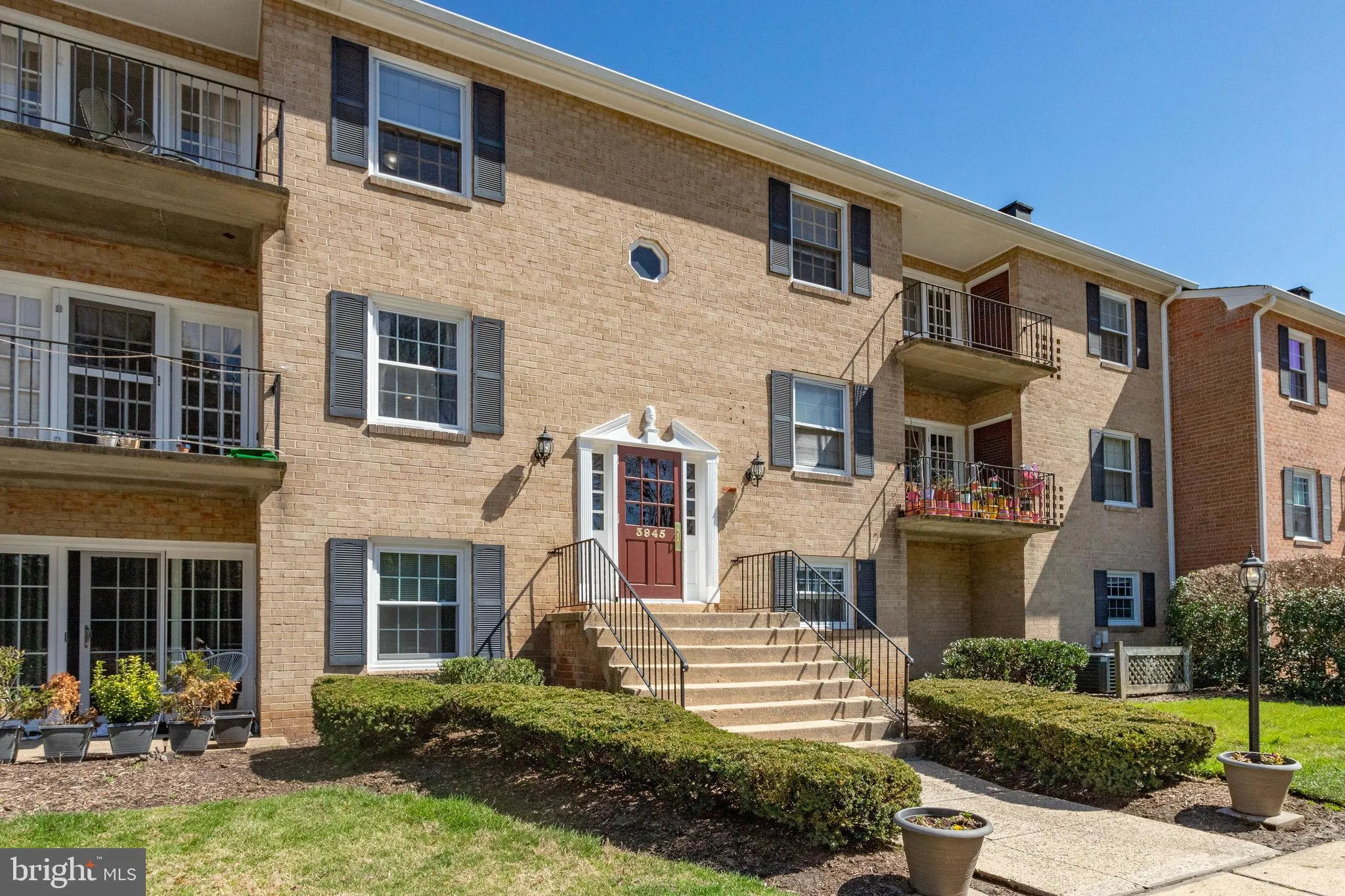 3945 LYNDHURST DRIVE, Fairfax, VA 22031