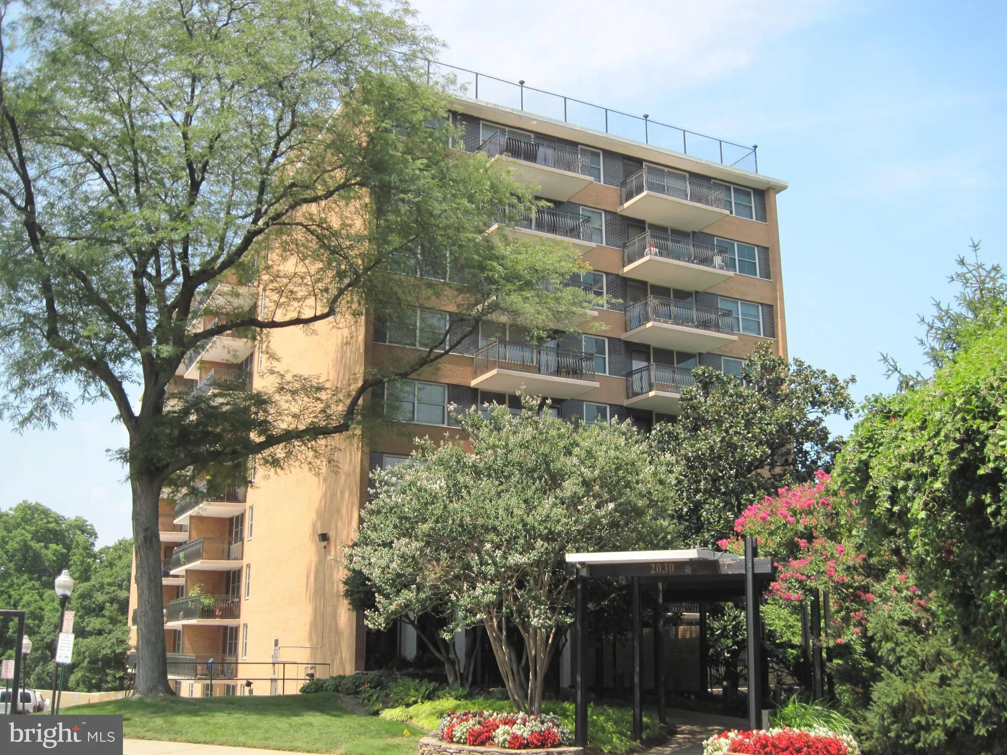 2030 ADAMS STREET, Arlington, VA 22201