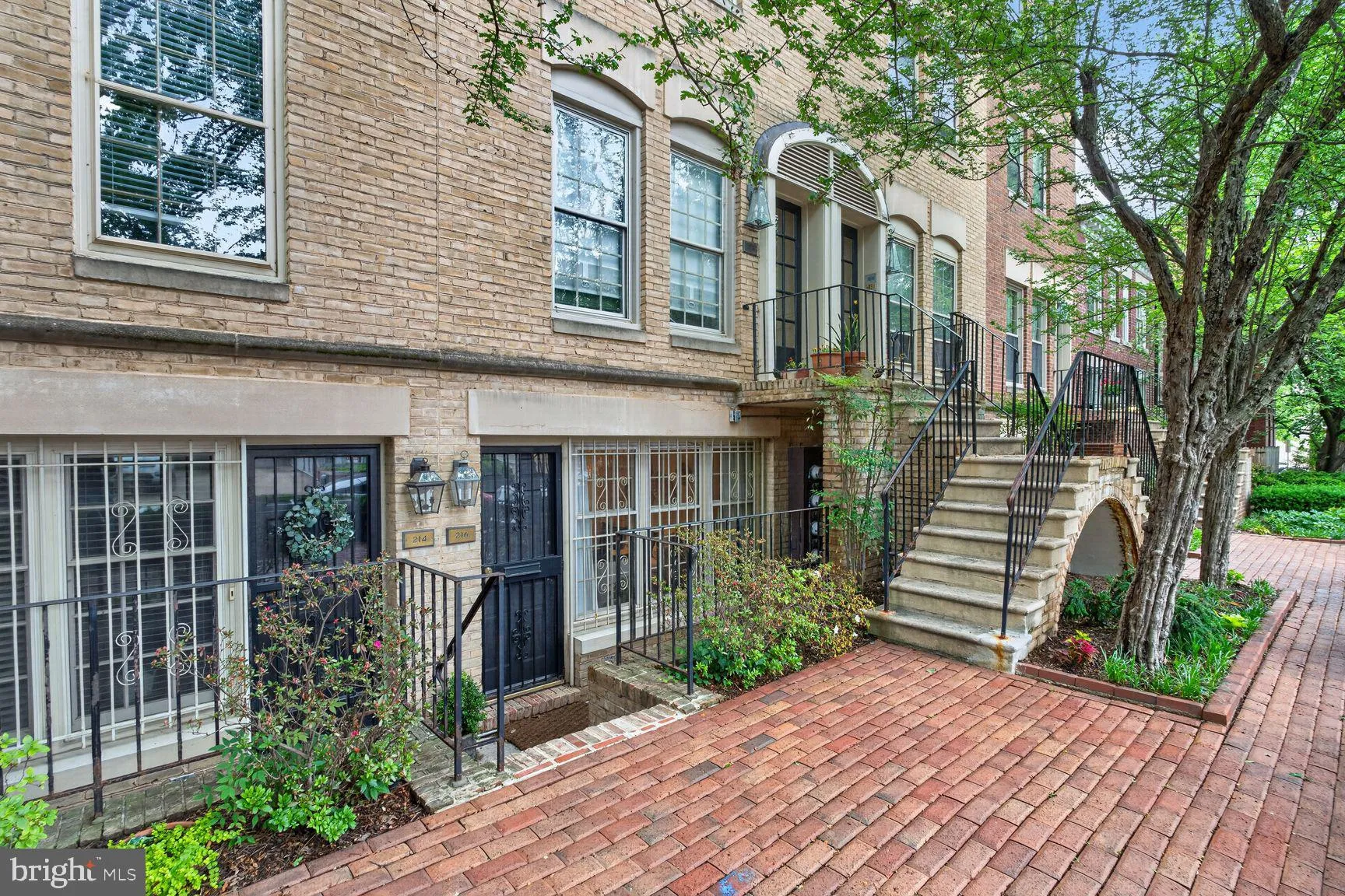216 3RD STREET, Washington, DC 20002