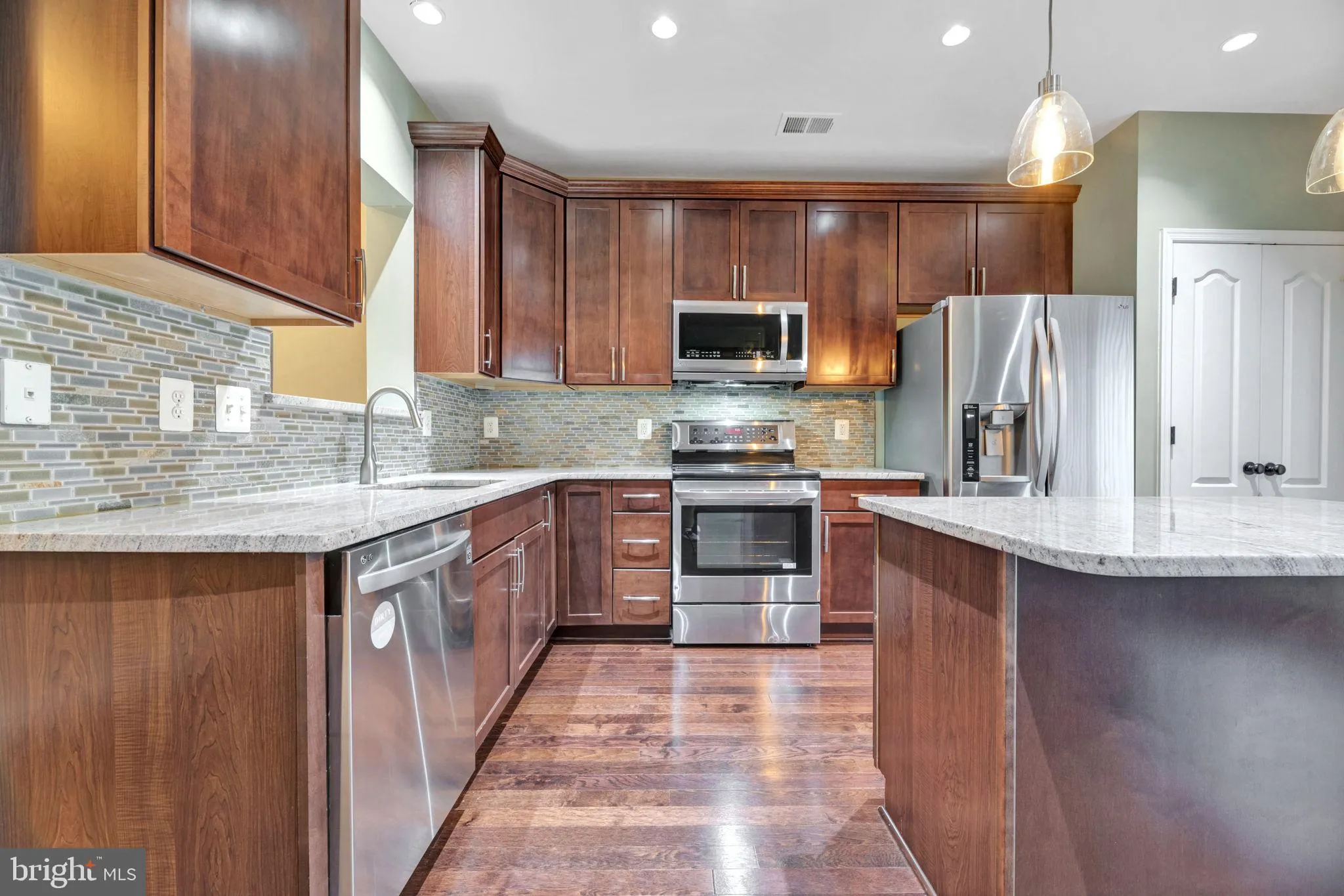 5502 CAPITAL GATEWAY DRIVE, Suitland, MD 20746