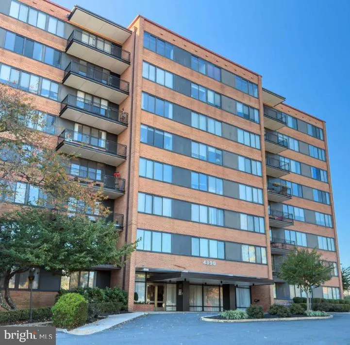 4390 LORCOM LANE, Arlington, VA 22207