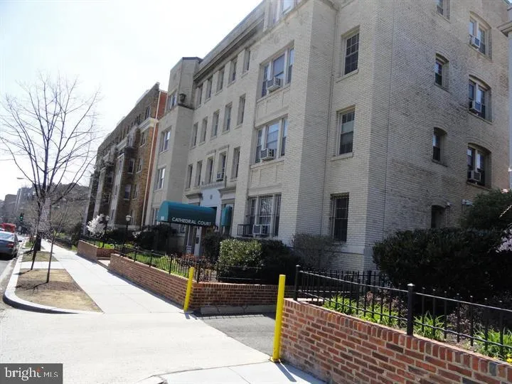 3010 WISCONSIN AVENUE, Washington, DC 20016
