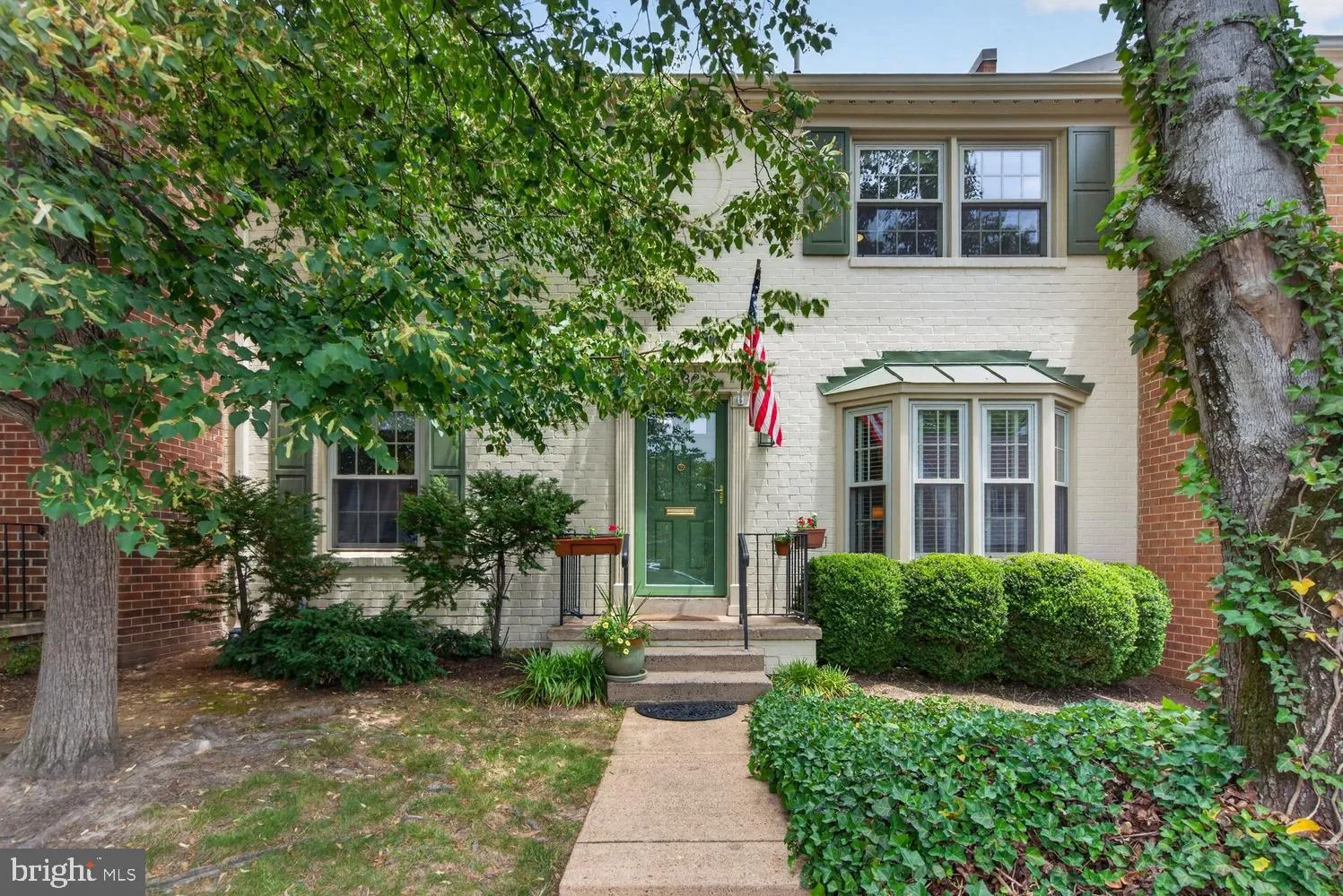 8532 LAKINHURST LANE, Springfield, VA 22152