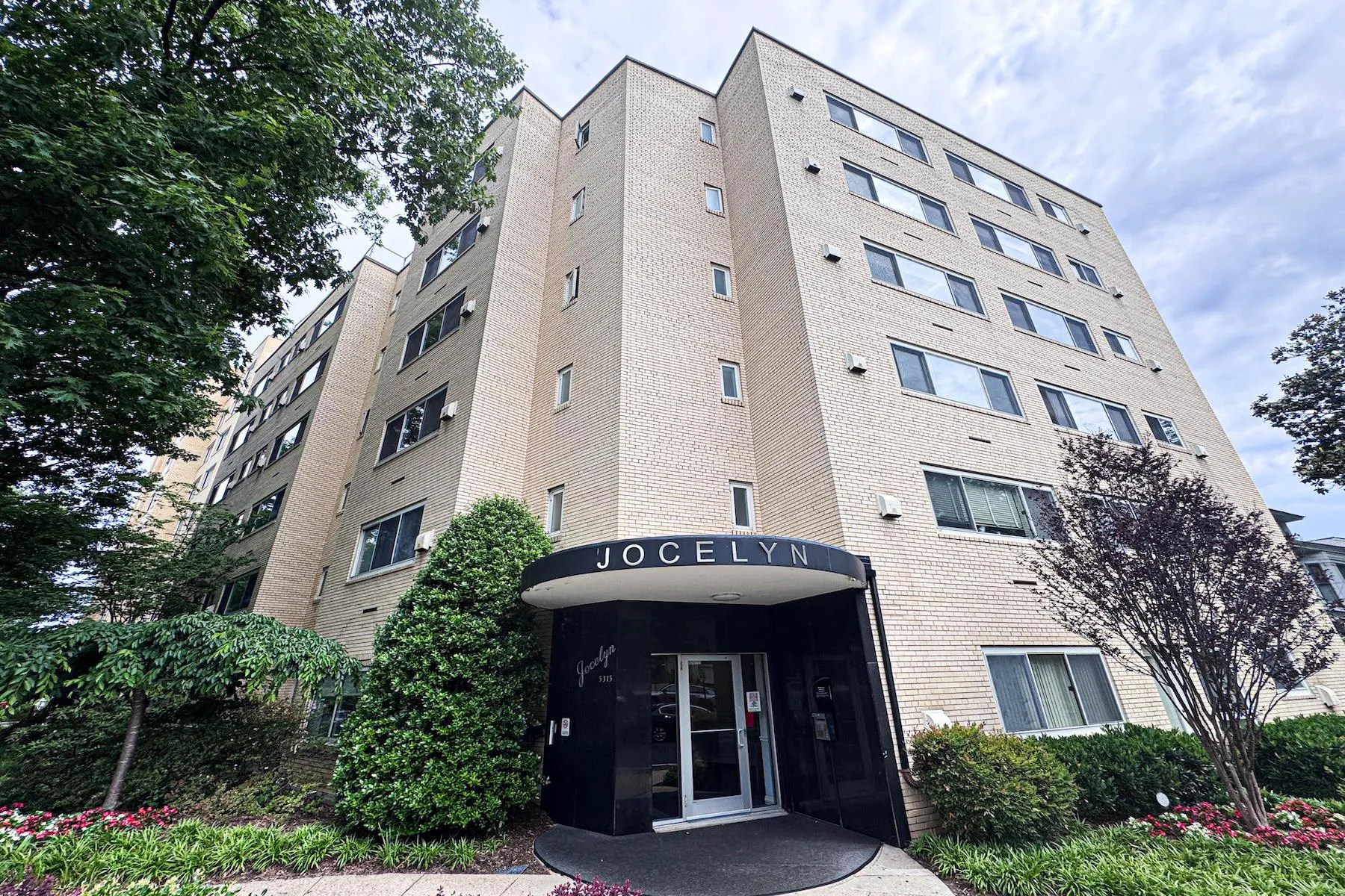 5315 CONNECTICUT AVENUE, Washington, DC 20015