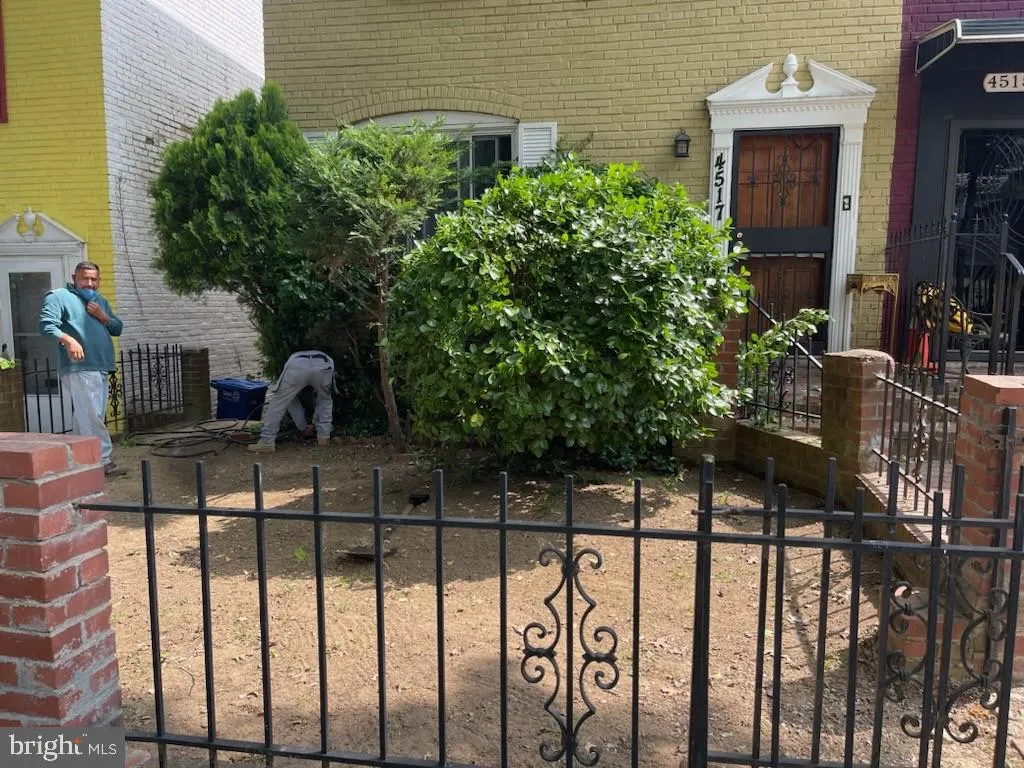 4517 DIX STREET, Washington, DC 20019