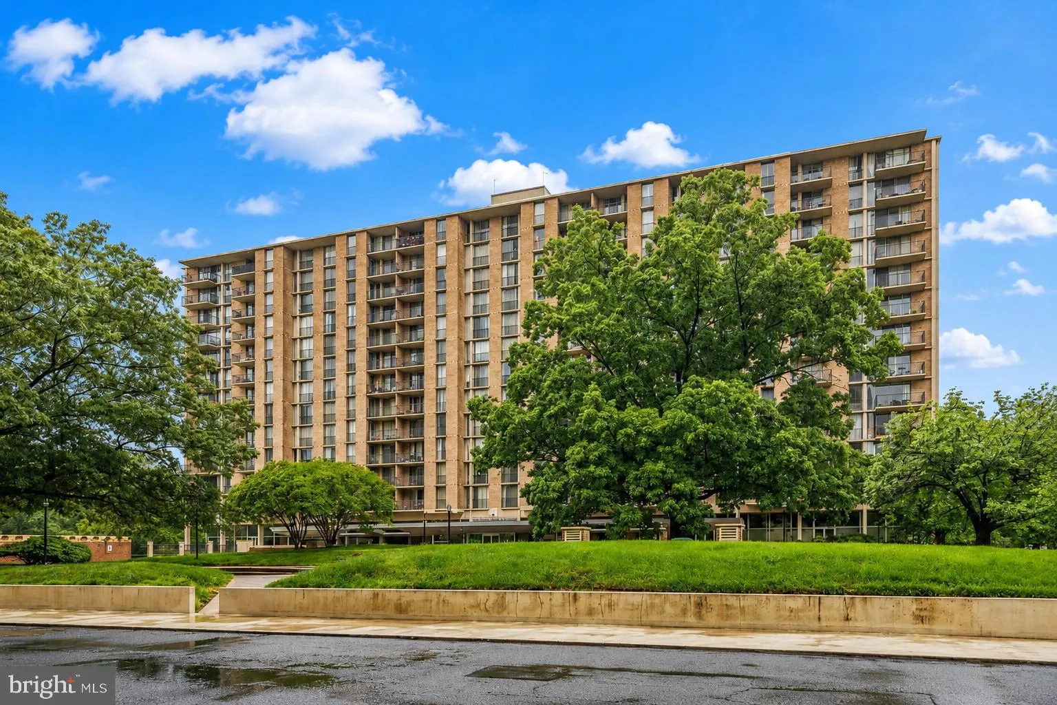 4600 FOUR MILE RUN DRIVE, Arlington, VA 22204