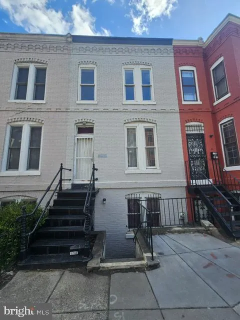 1746 V STREET, Washington, DC 20009