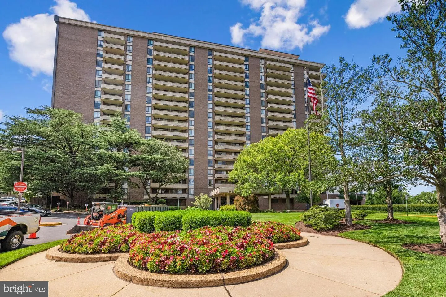 1800 OLD MEADOW ROAD, Mclean, VA 22102
