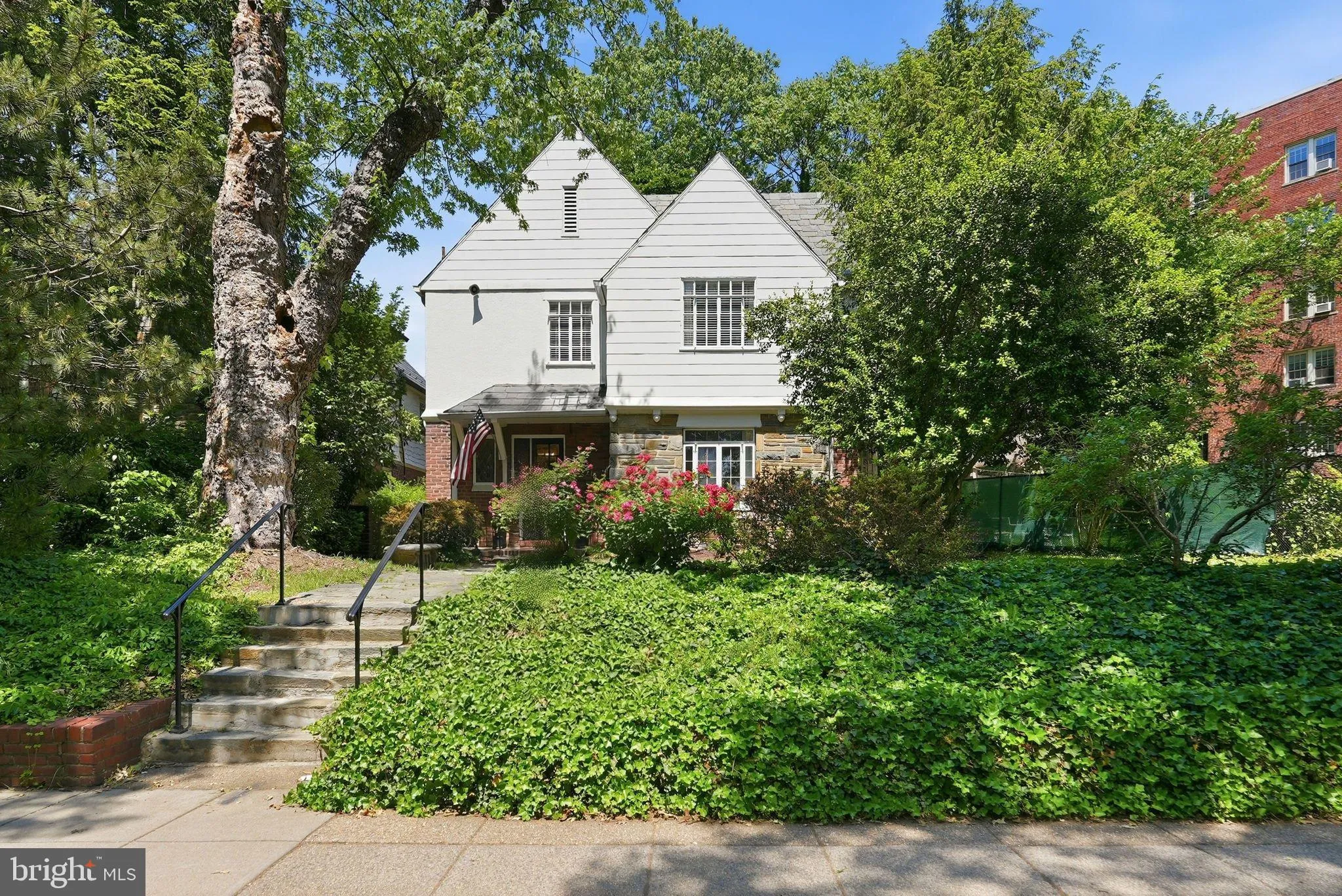 3721 MASSACHUSETTS AVENUE, Washington, DC 20016