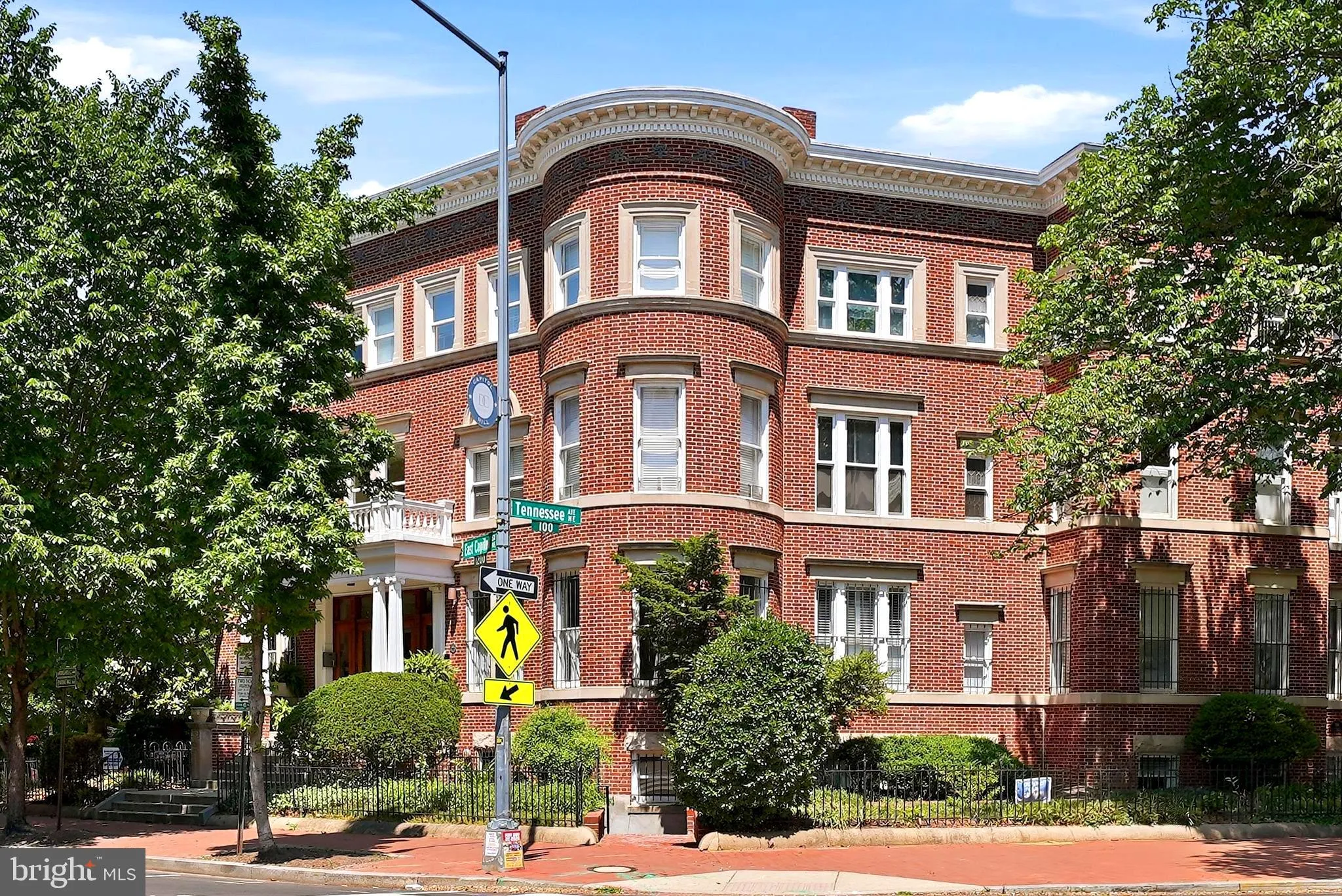 1200 EAST CAPITOL STREET, Washington, DC 20002