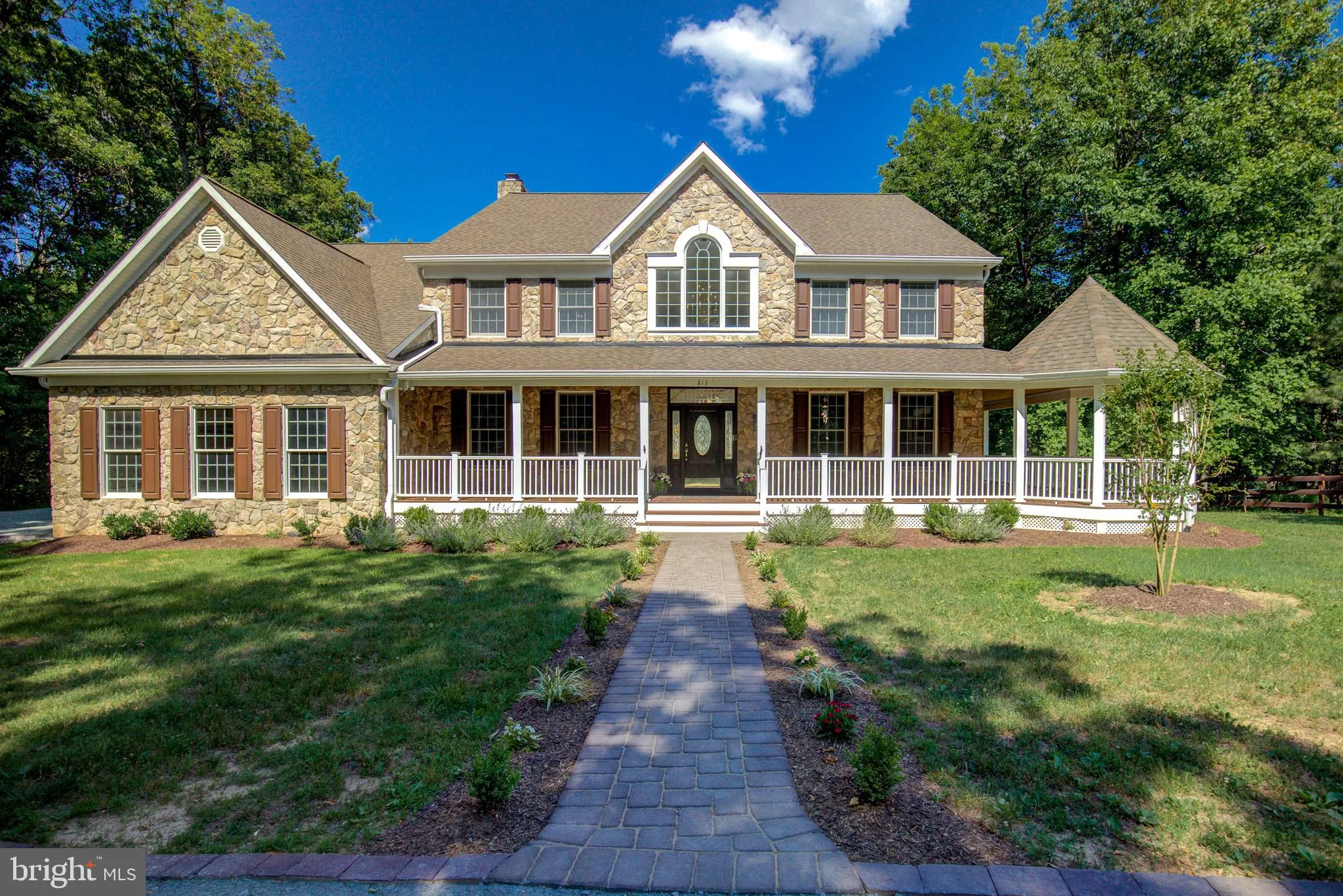 813 BLACKS HILL ROAD, Great Falls, VA 22066