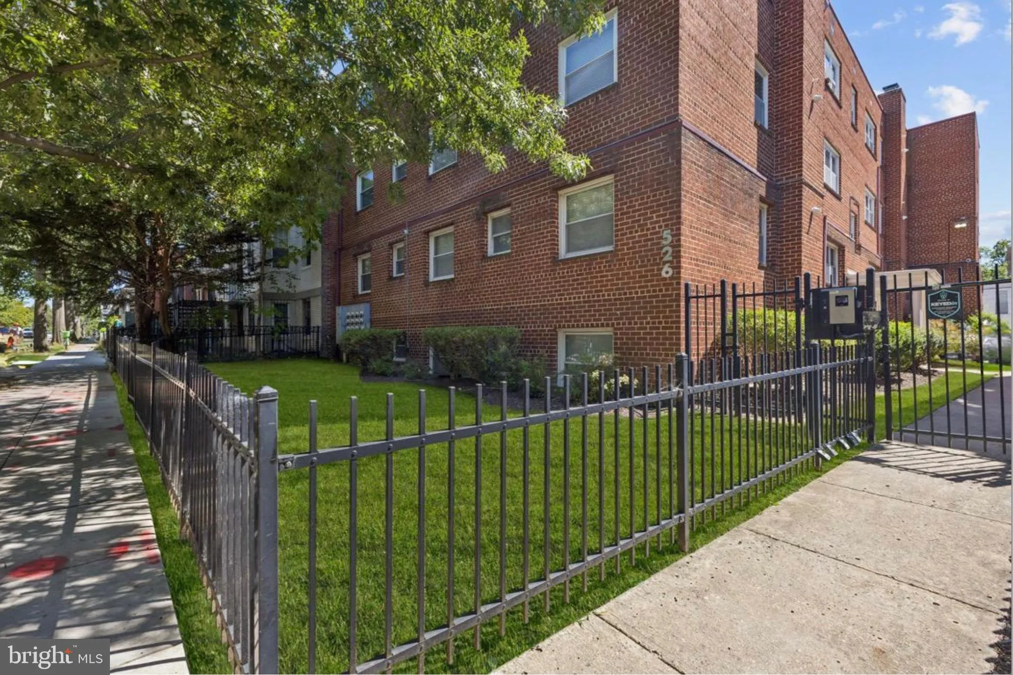526 KENYON STREET, Washington, DC 20010