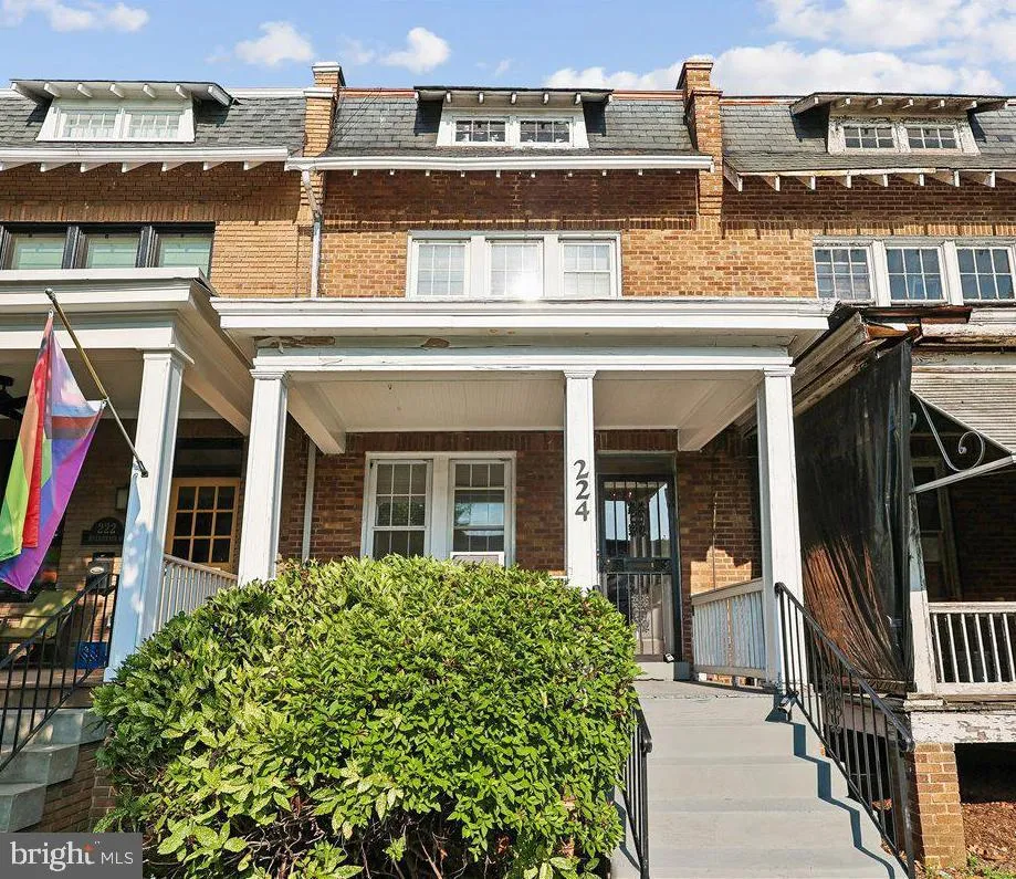 224 17TH STREET, Washington, DC 20002