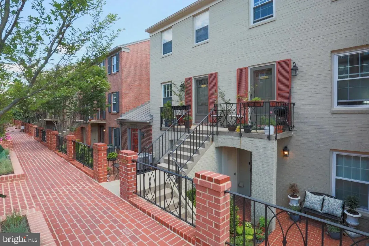 1636 BEEKMAN PLACE, Washington, DC 20009