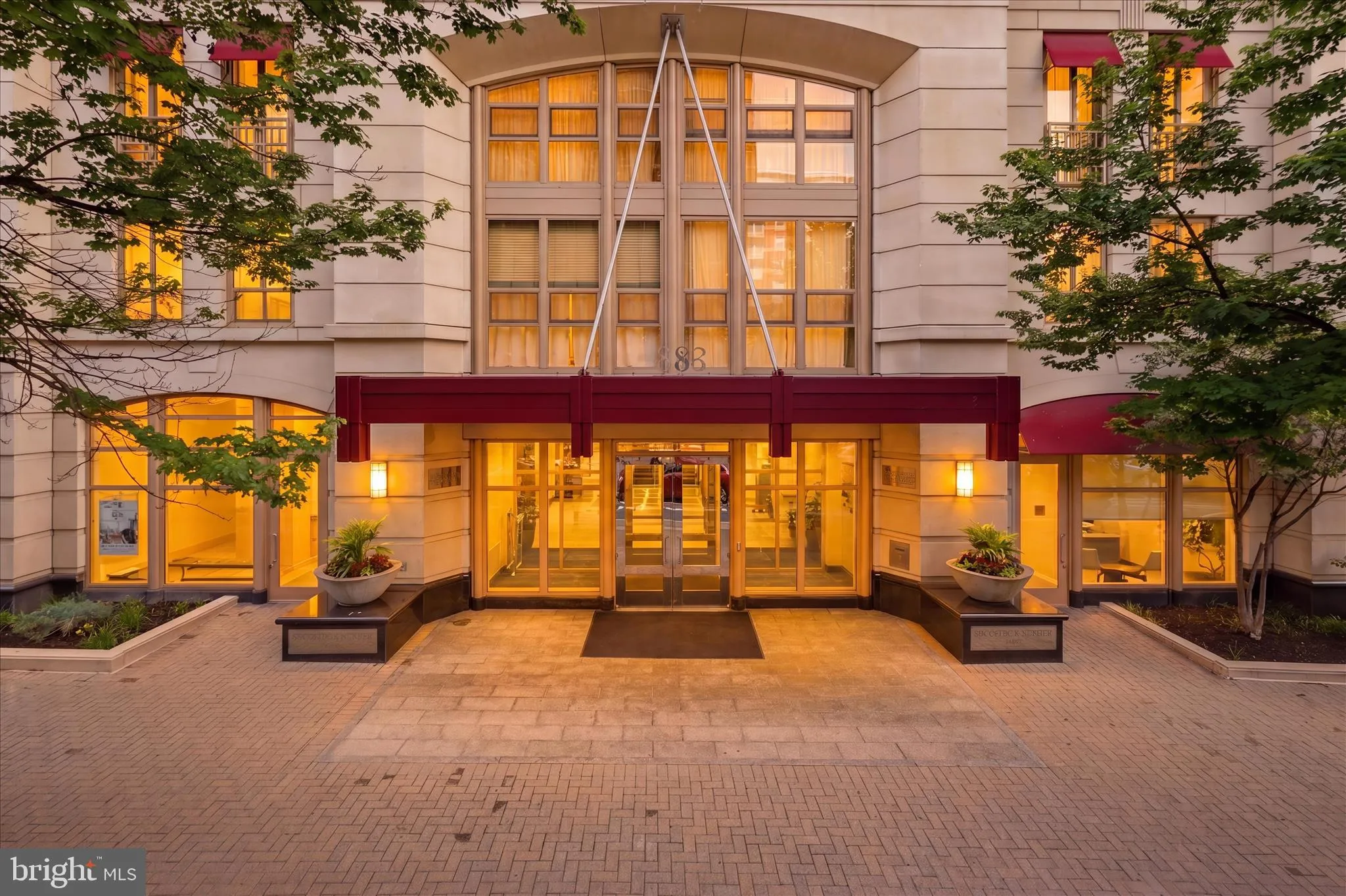 888 QUINCY STREET, Arlington, VA 22203