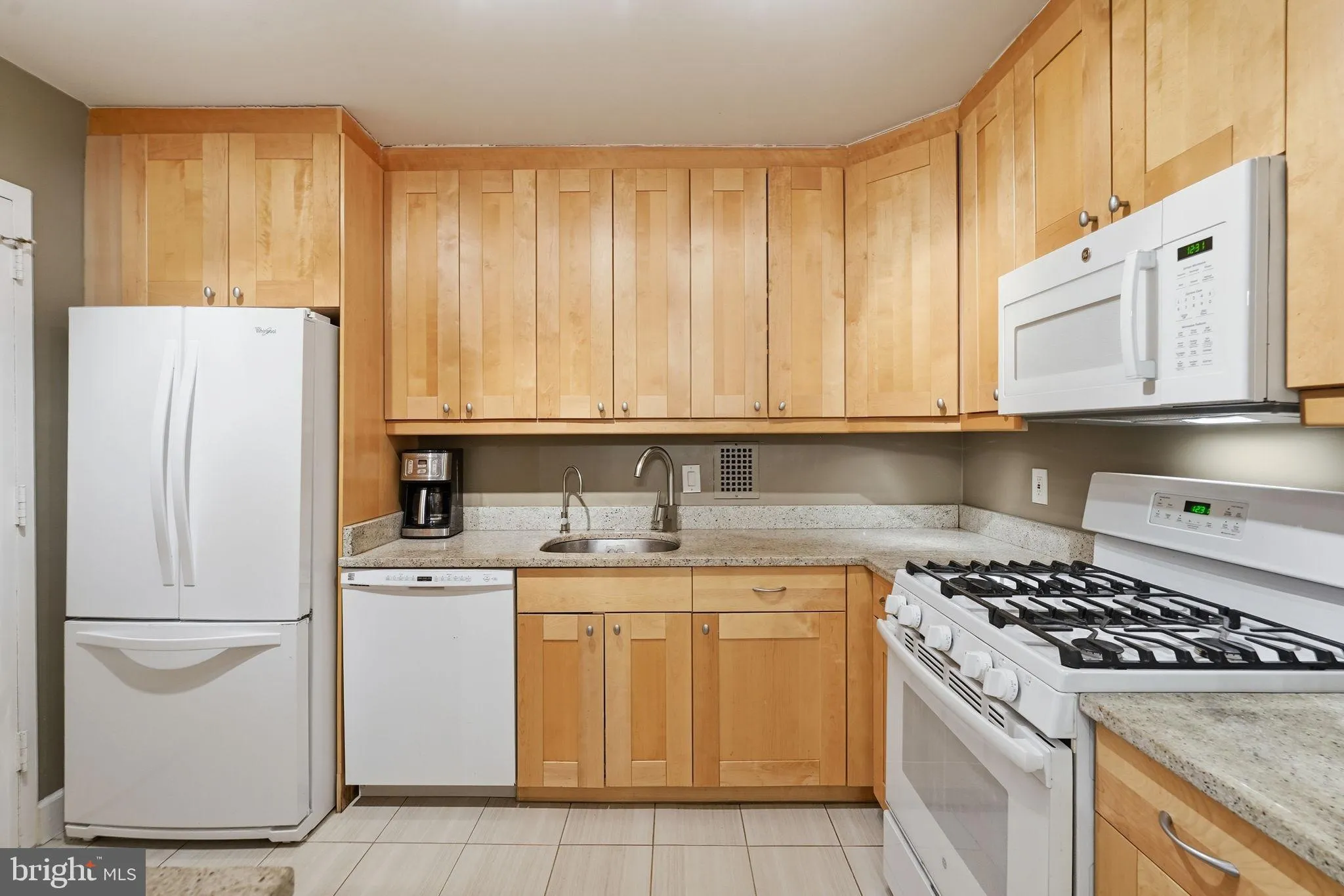 3001 VEAZEY TERRACE, Washington, DC 20008