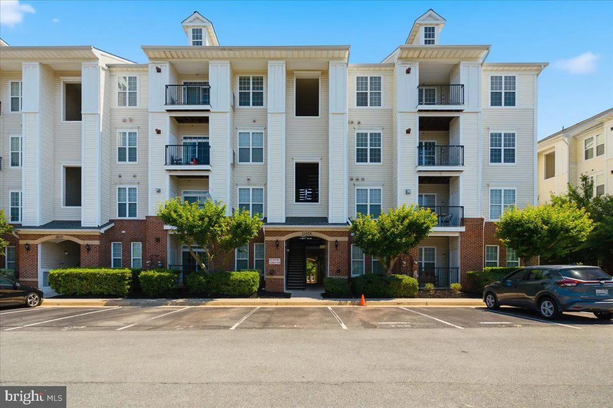 21228 MCFADDEN SQUARE, Sterling, VA 20165