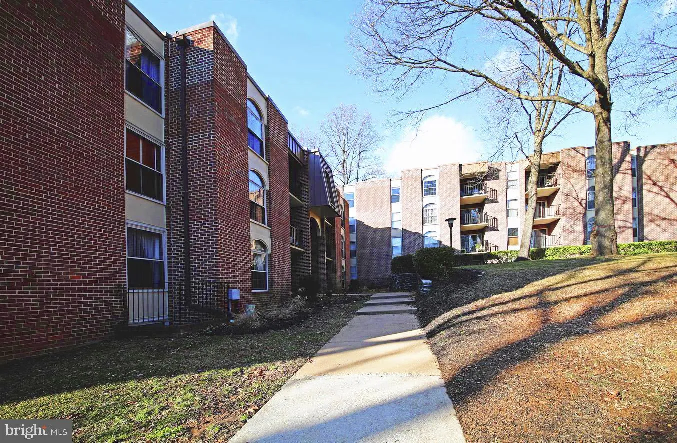 3318 WOODBURN VILLAGE DRIVE, Annandale, VA 22003