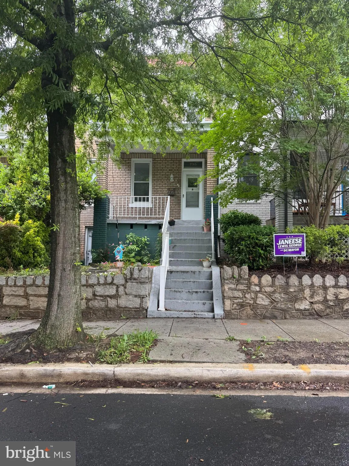 735 PRINCETON PLACE, Washington, DC 20010