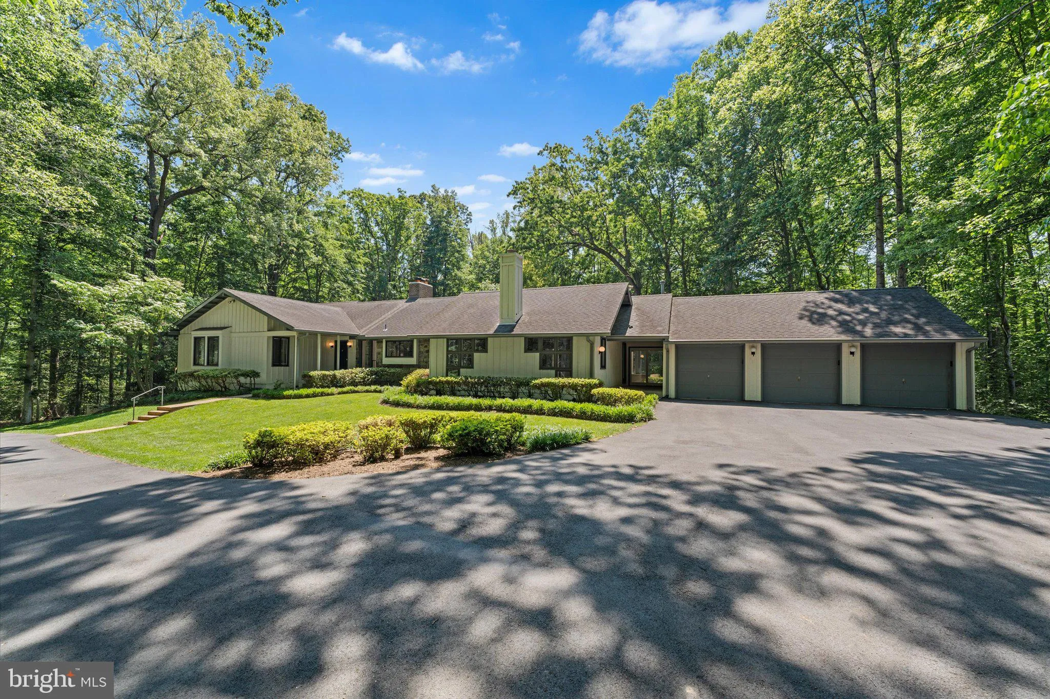 8000 SEVEN HILLS COURT, Clifton, VA 20124