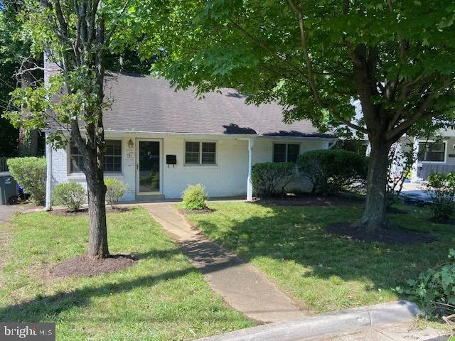 47 EDISON STREET, Arlington, VA 22204