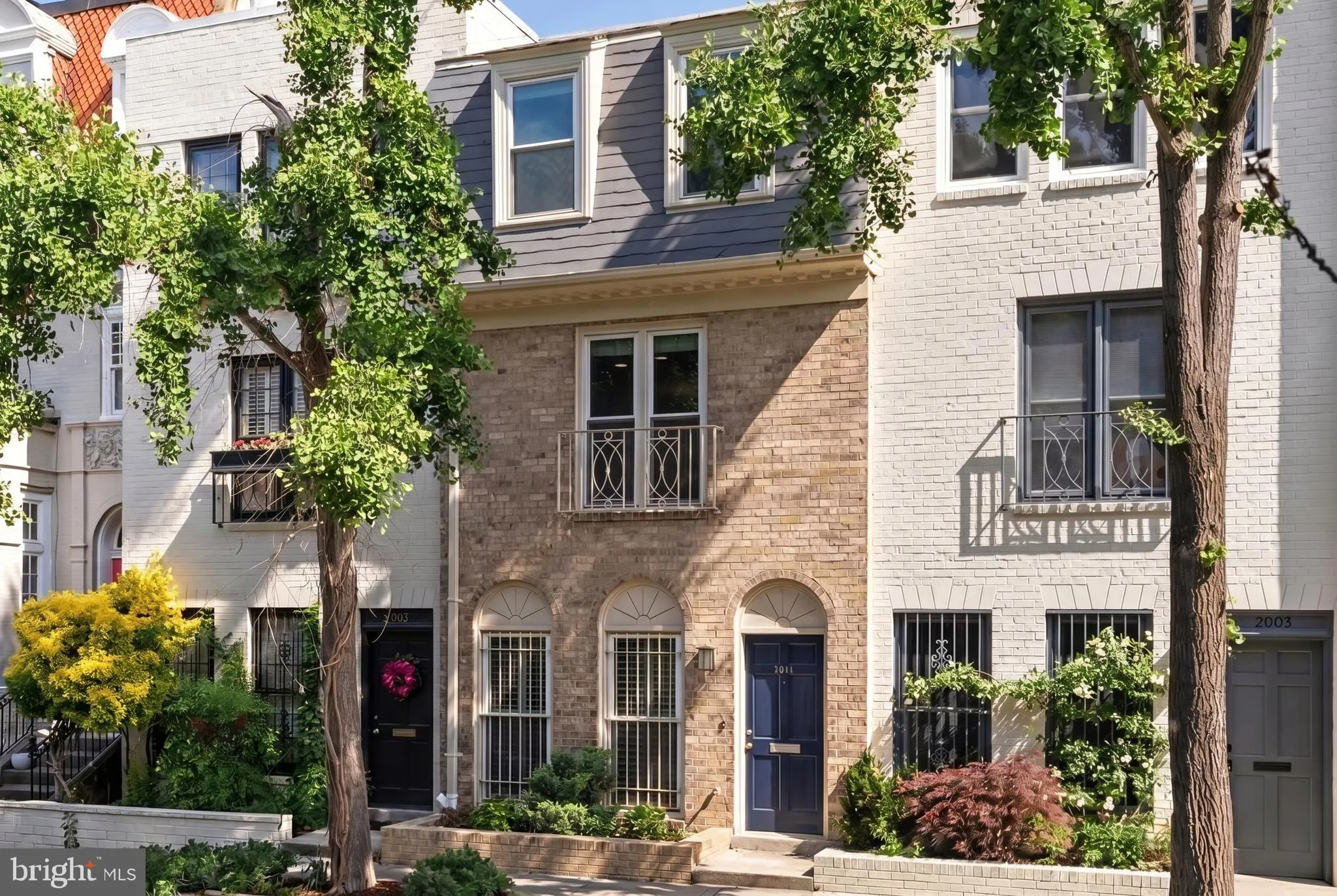 2011 HILLYER PLACE, Washington, DC 20009
