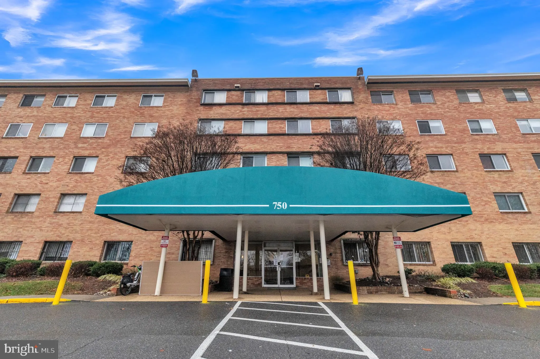 750 DICKERSON STREET, Arlington, VA 22204