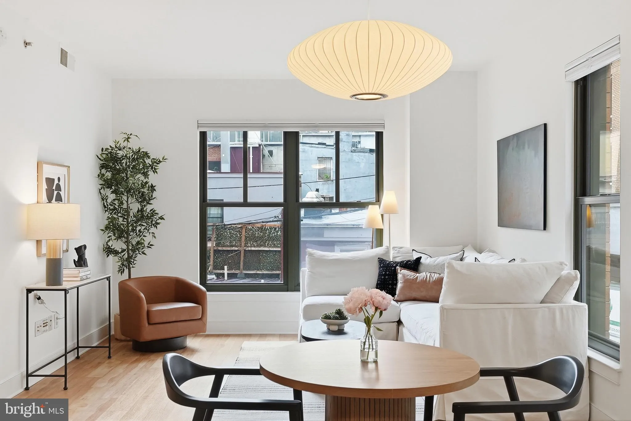 910 M STREET, Washington, DC 20001