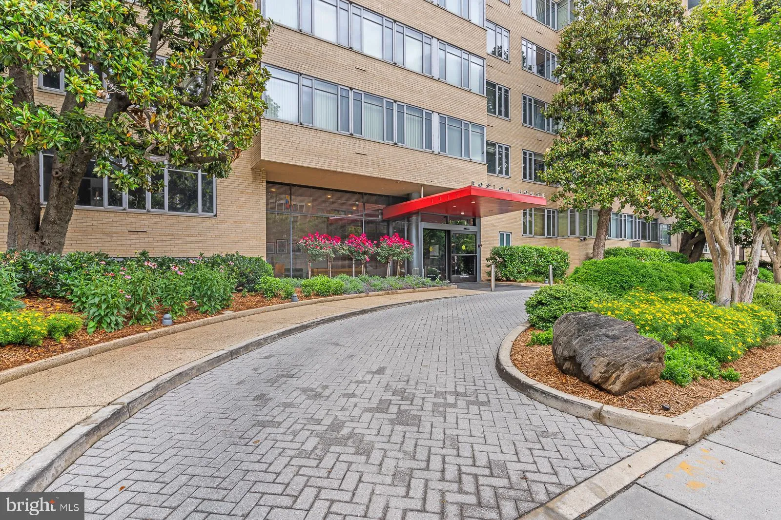 1711 MASSACHUSETTS AVENUE, Washington, DC 20036