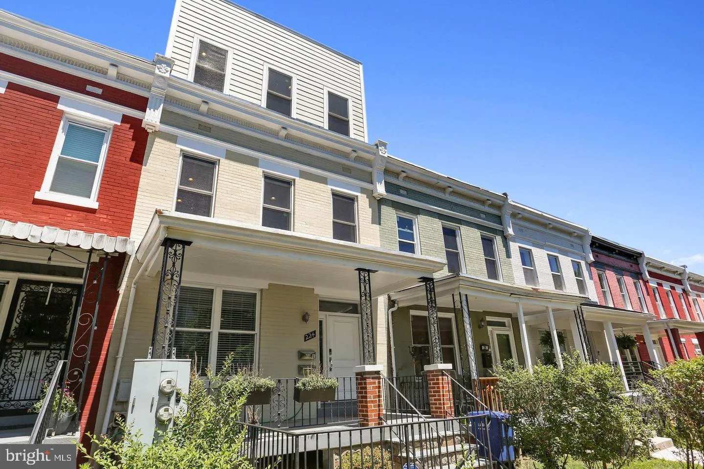 224 R STREET, Washington, DC 20002