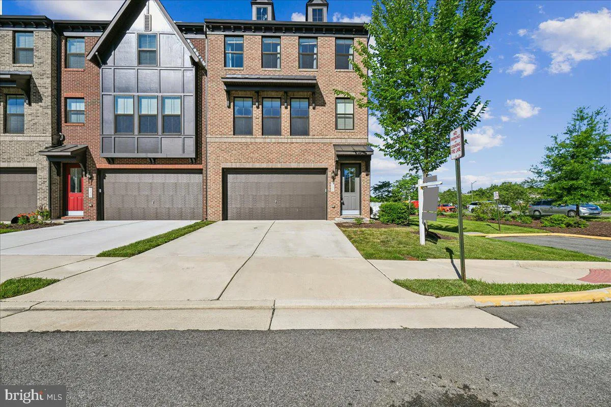8120 BOCK FARM PLACE, Alexandria, VA 22306