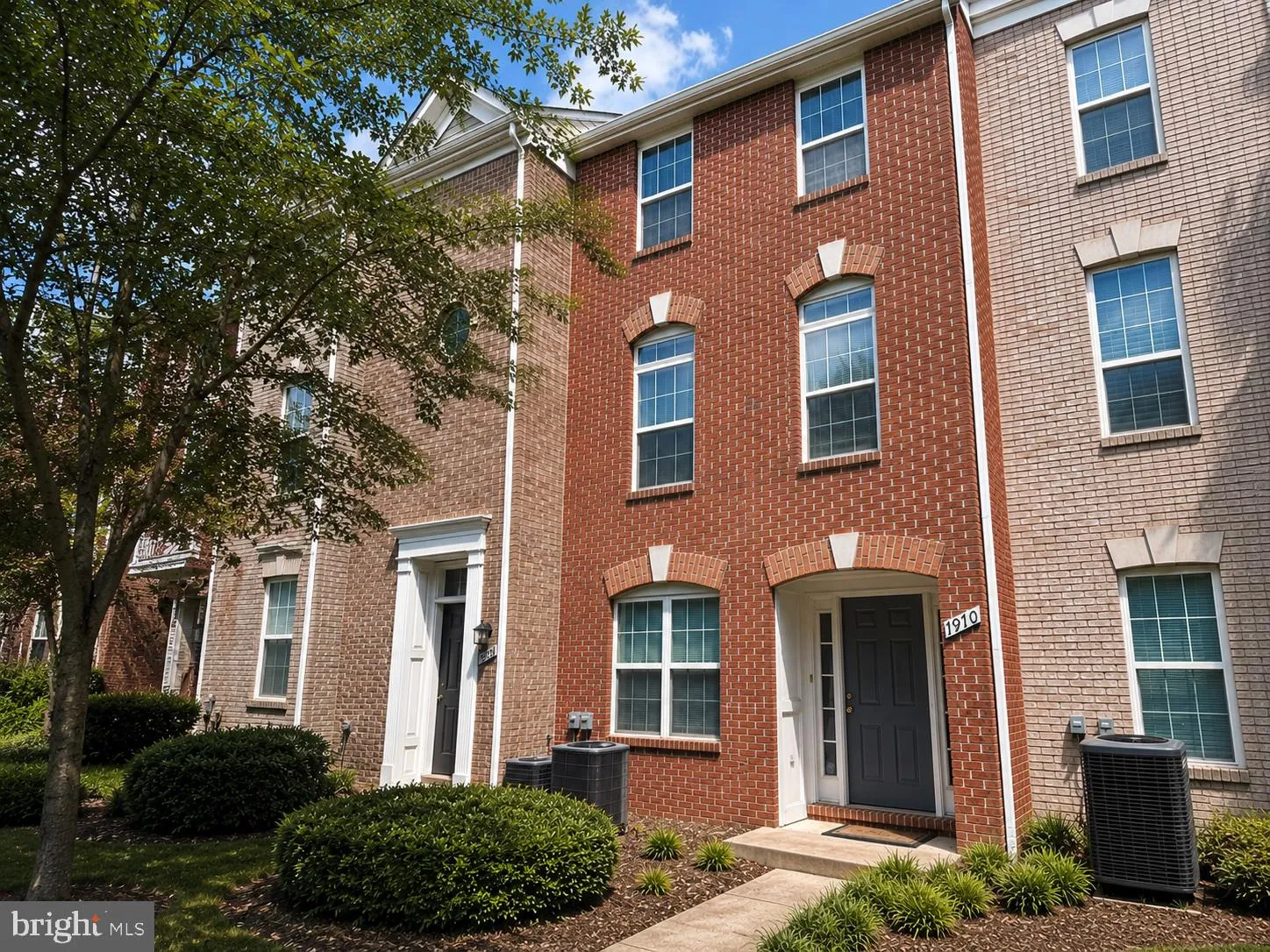 1910 ADAMS STREET, Arlington, VA 22201