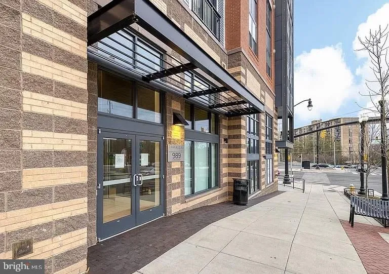 989 BUCHANAN STREET, Arlington, VA 22204