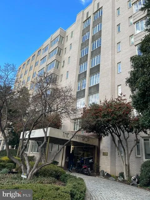1727 MASSACHUSETTS AVENUE, Washington, DC 20036