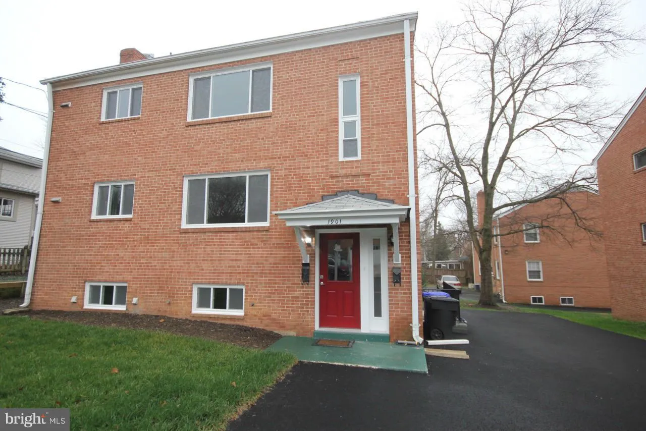 1901 QUEBEC STREET, Arlington, VA 22207