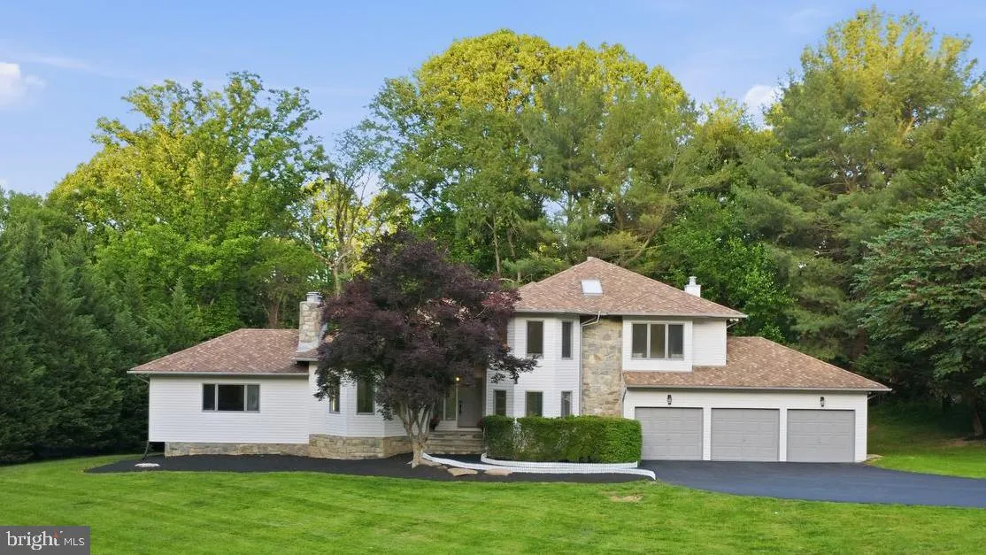905 FALLS BRIDGE LANE, Great Falls, VA 22066