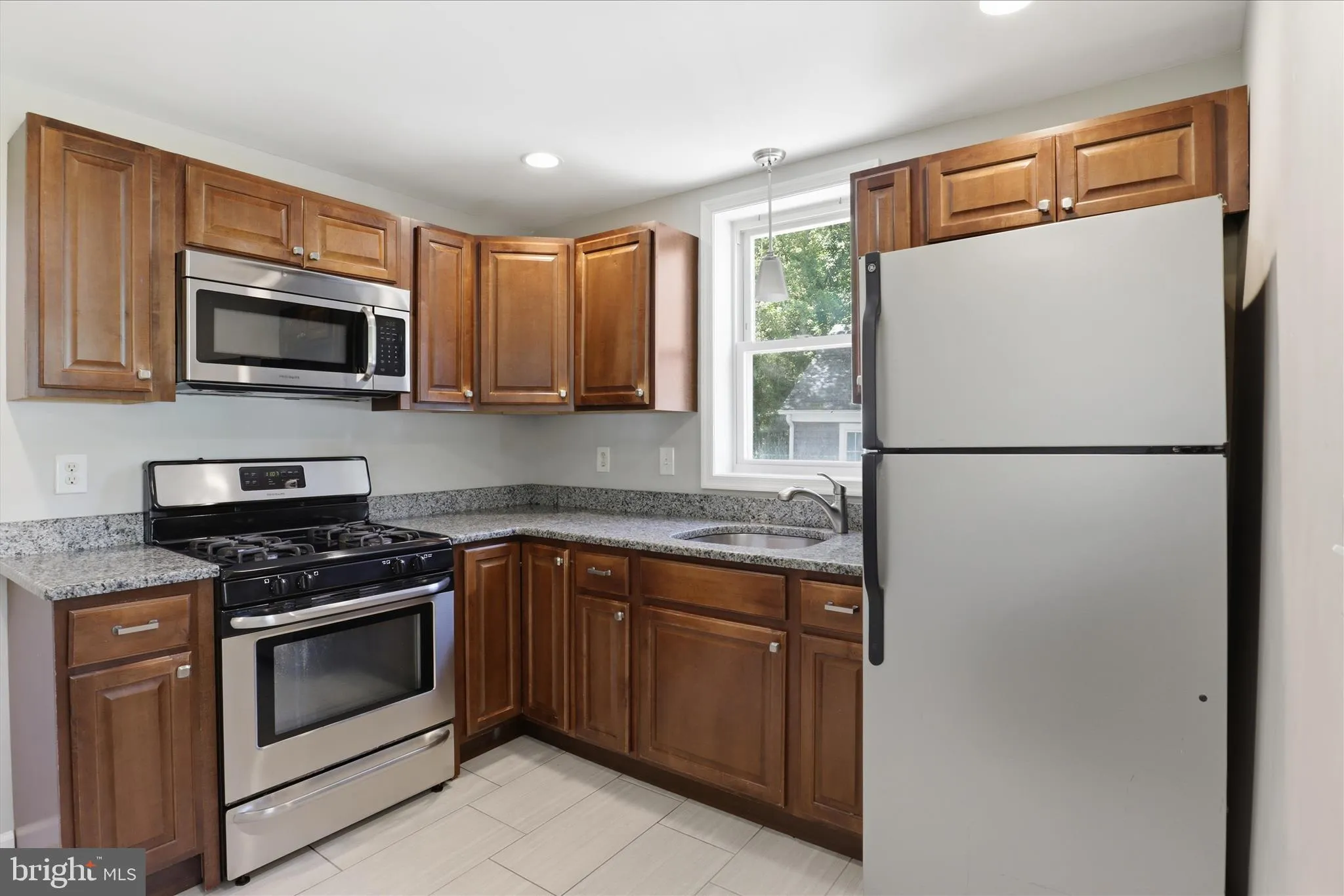 5242 SANDS ROAD, Lothian, MD 20711