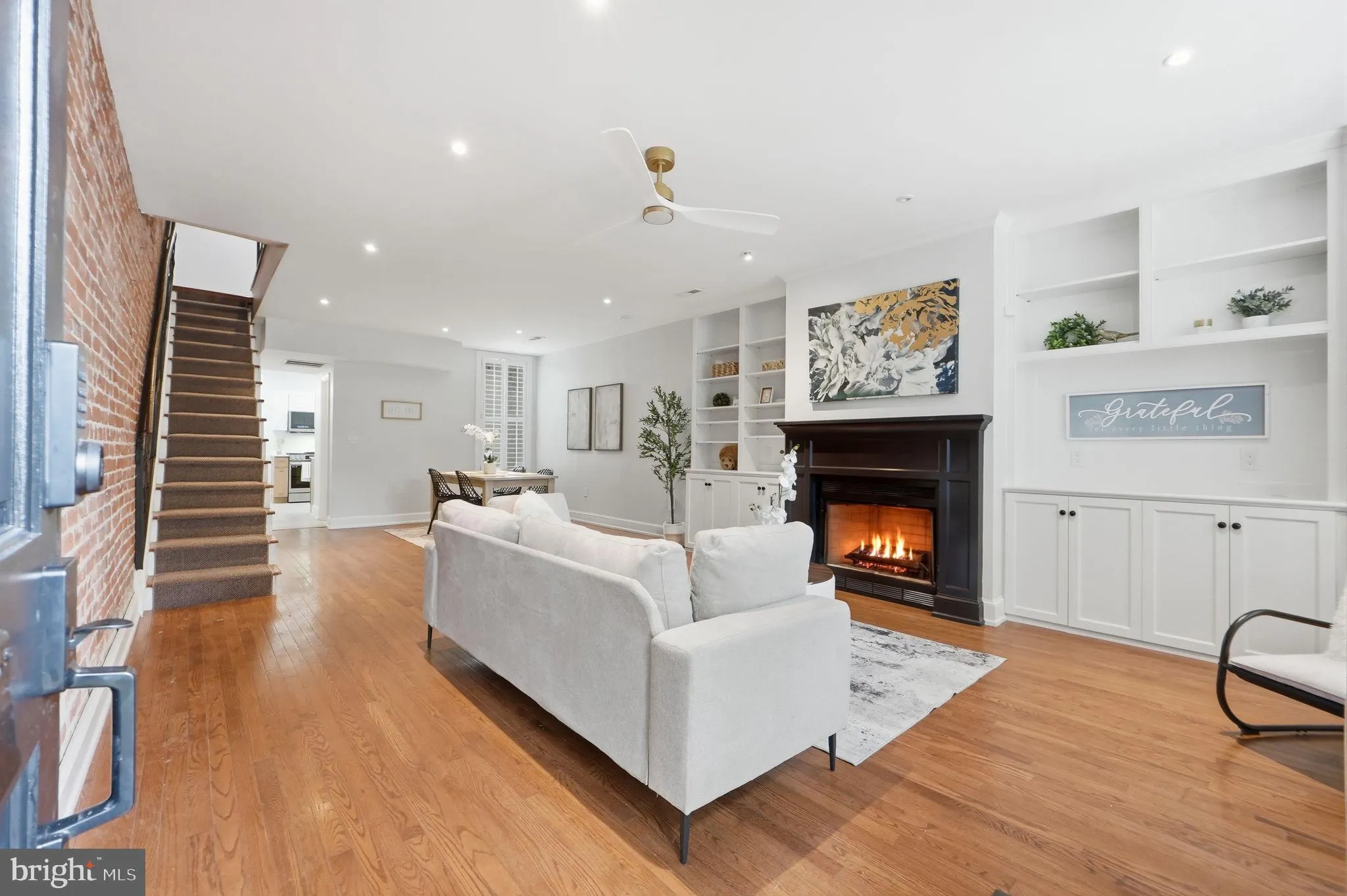 1430 SWANN STREET, Washington, DC 20009