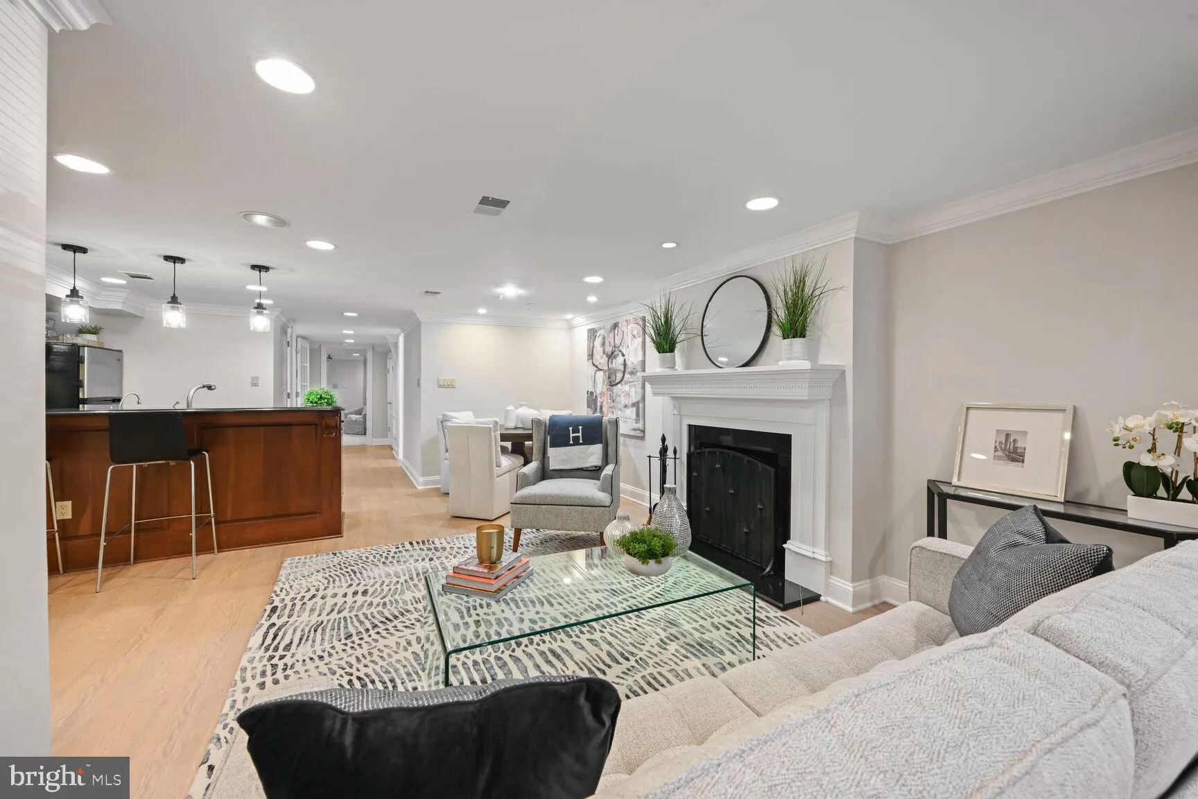 1832 CALVERT STREET, Washington, DC 20009